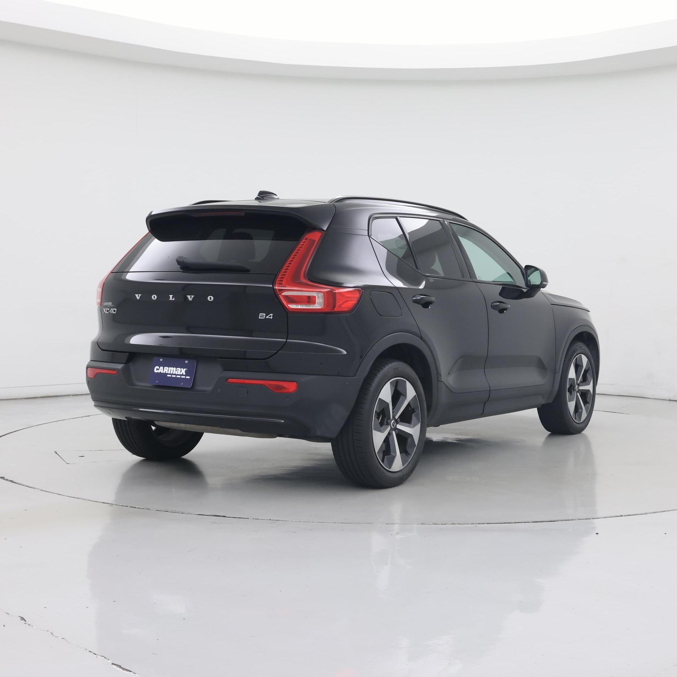 Thumbnail: 2023 Volvo XC40 - 8