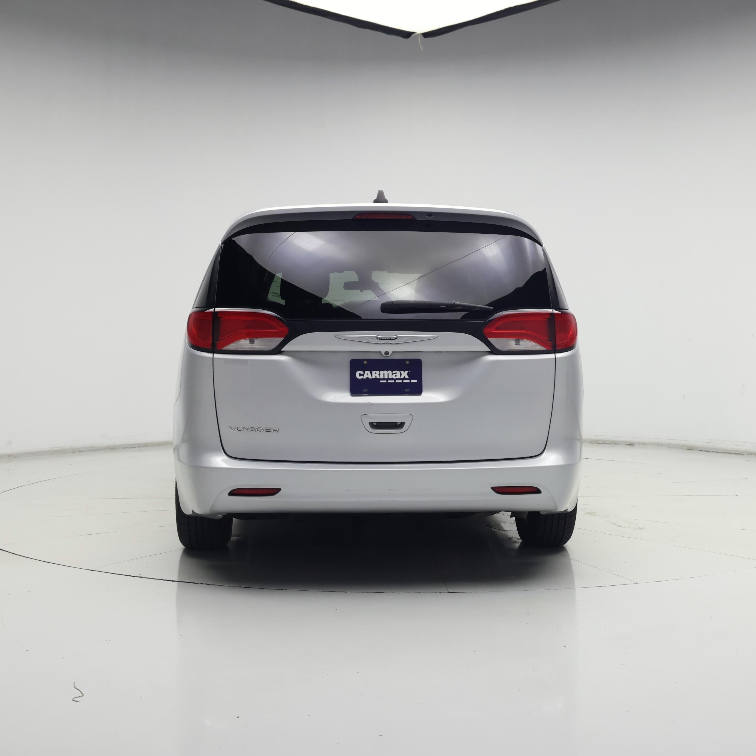 Thumbnail: 2022 Chrysler Voyager - 6