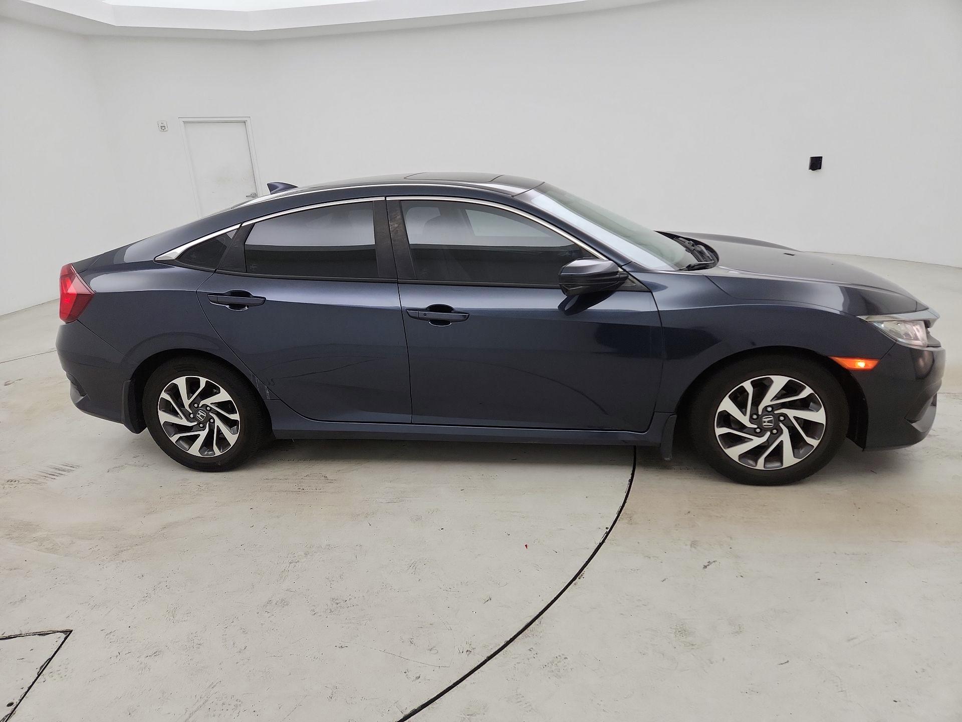 Thumbnail: 2017 Honda Civic - 4