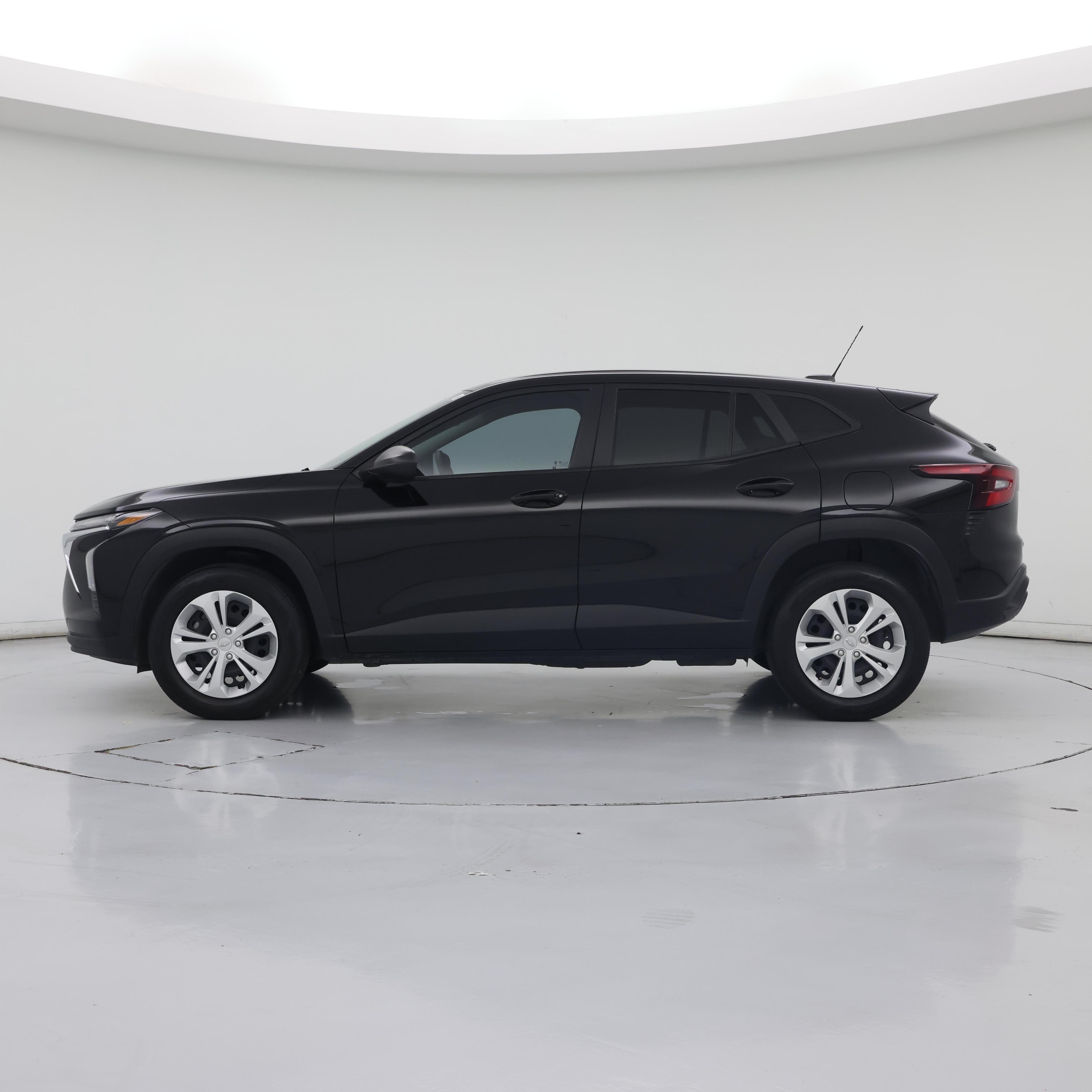 Thumbnail: 2024 Chevrolet Trax - 3