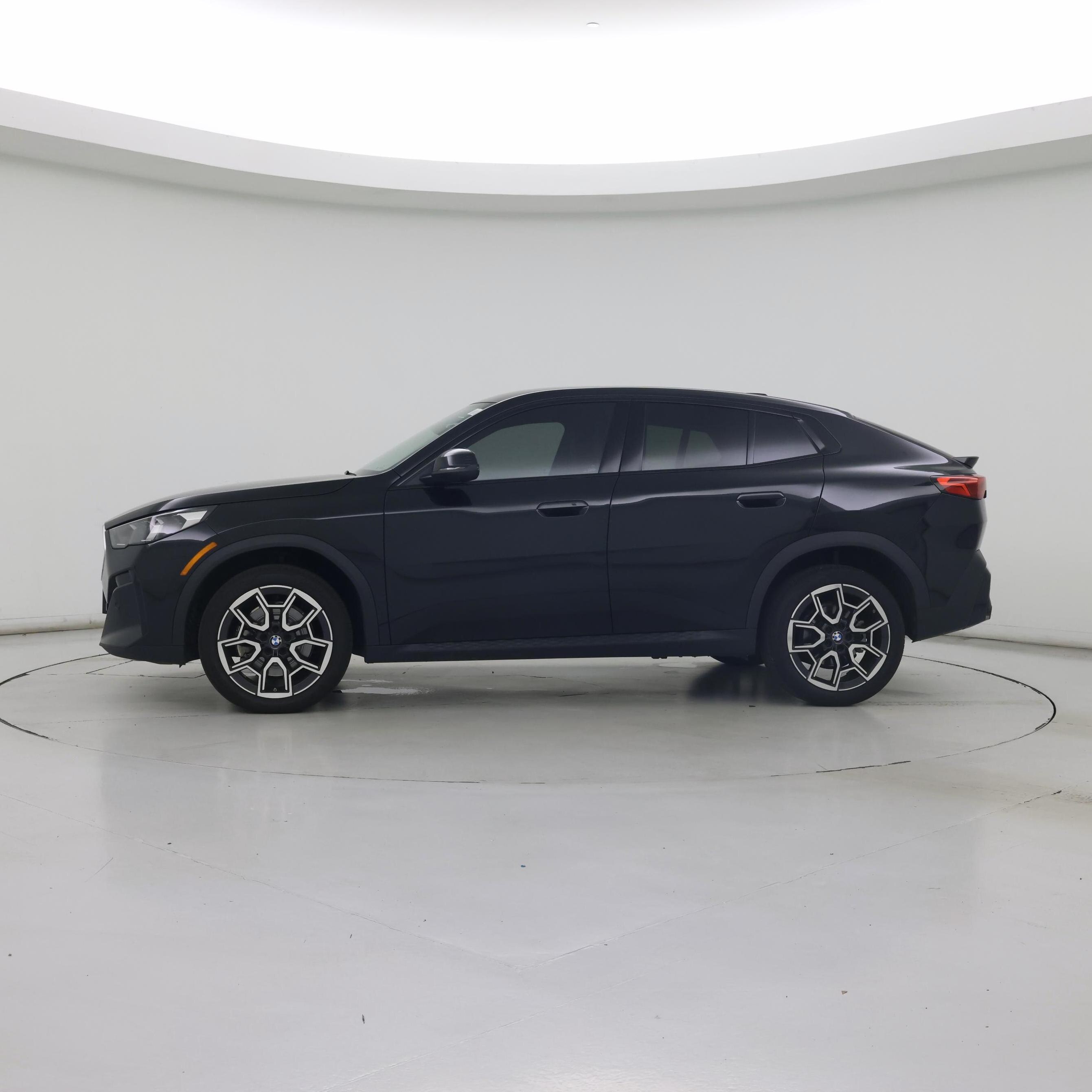 Thumbnail: 2025 BMW X2 - 3
