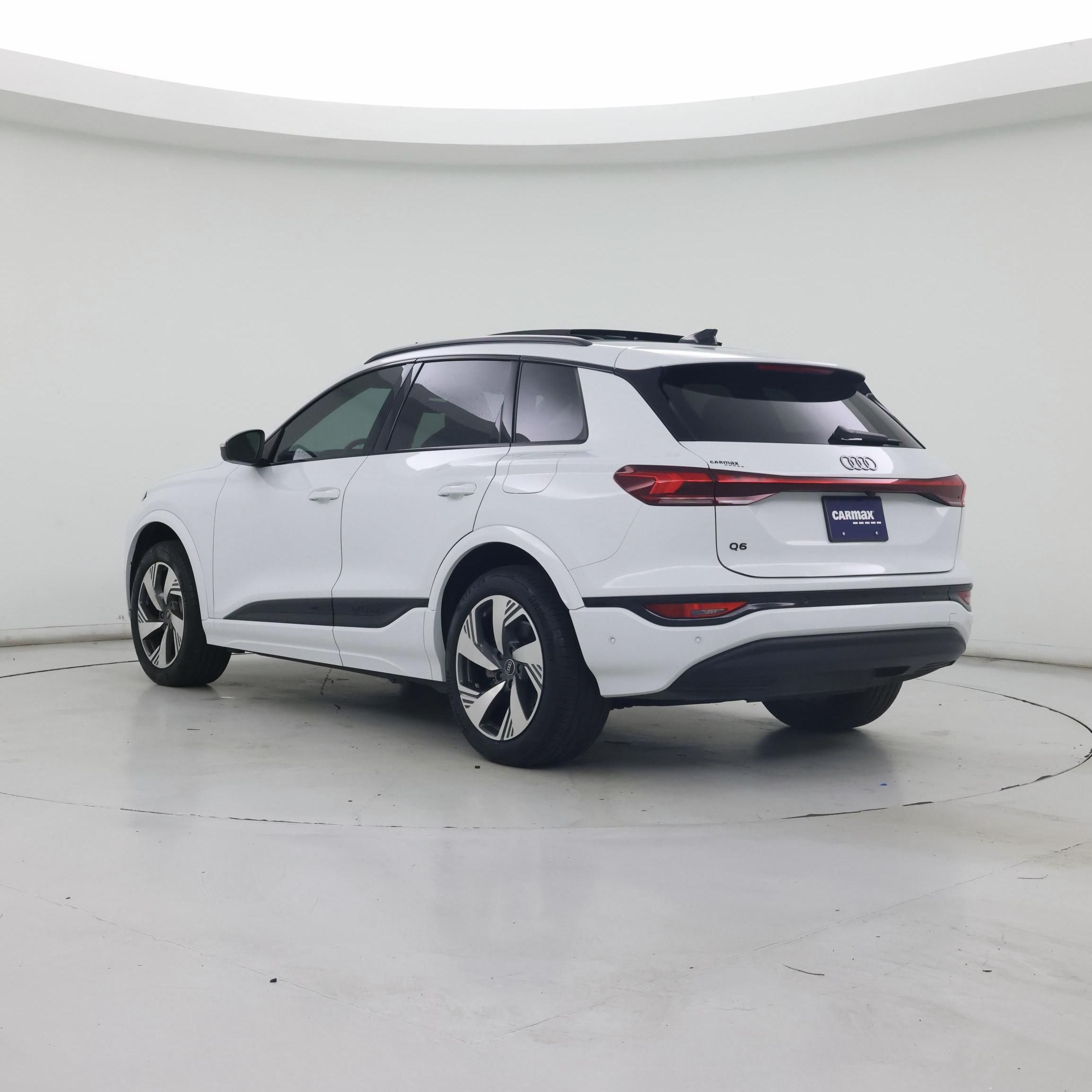 Thumbnail: 2025 Audi Q6 e-tron - 2