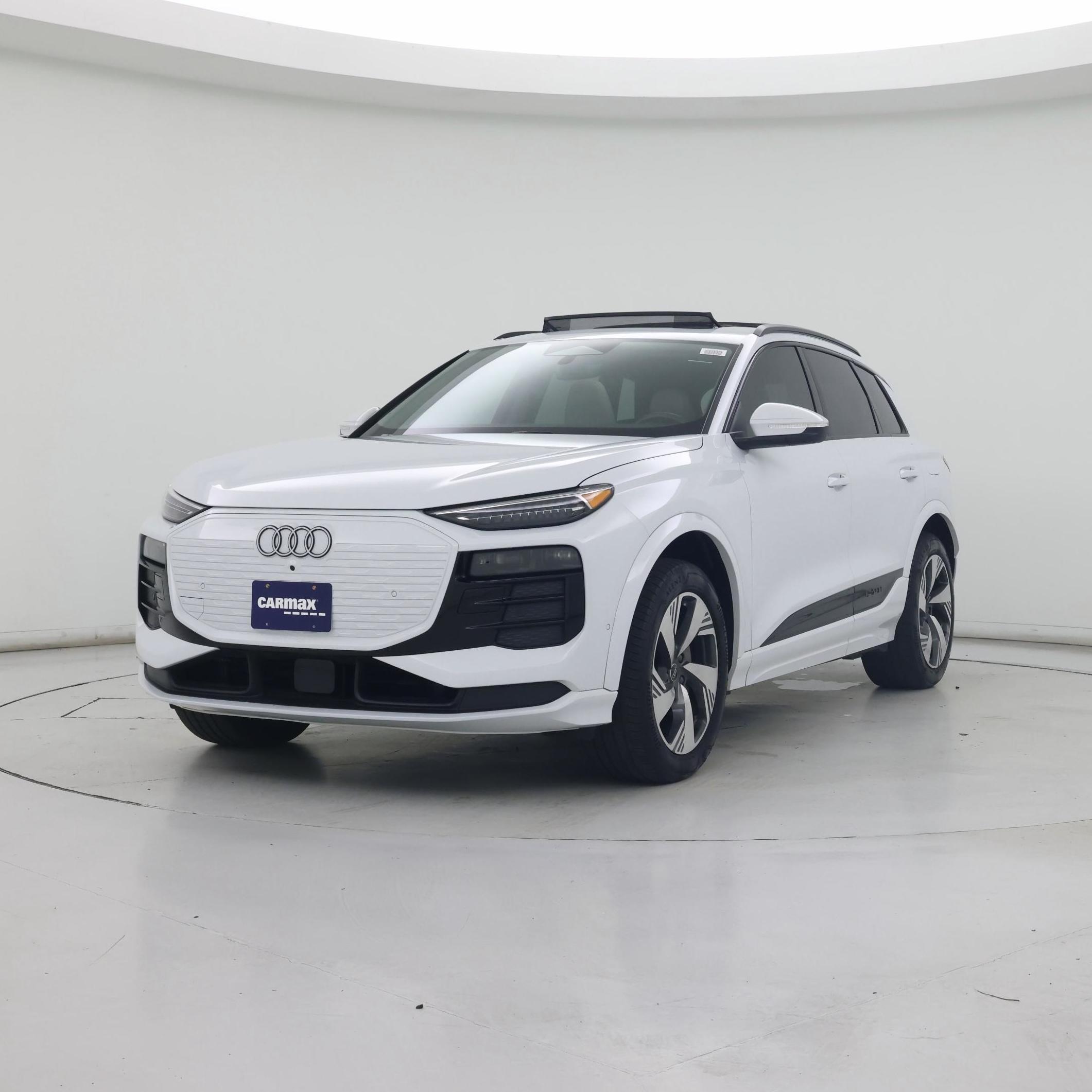 Thumbnail: 2025 Audi Q6 e-tron - 4