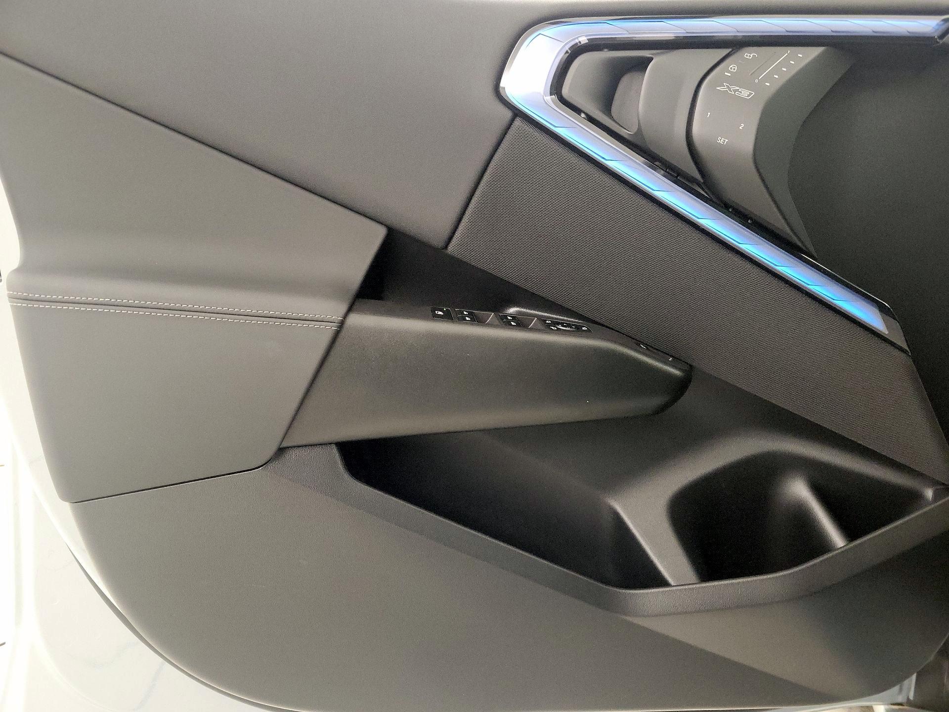 Thumbnail: 2025 BMW X3 - 12