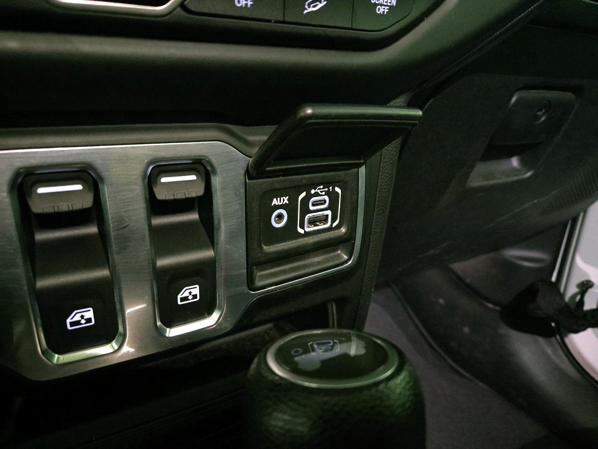 Thumbnail: 2021 Jeep Wrangler - 18