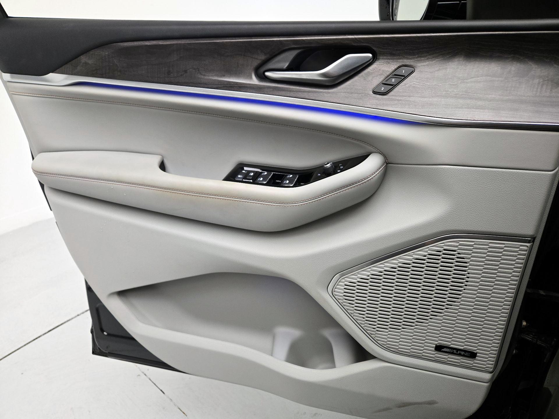 Thumbnail: 2023 Jeep Grand Cherokee - 12