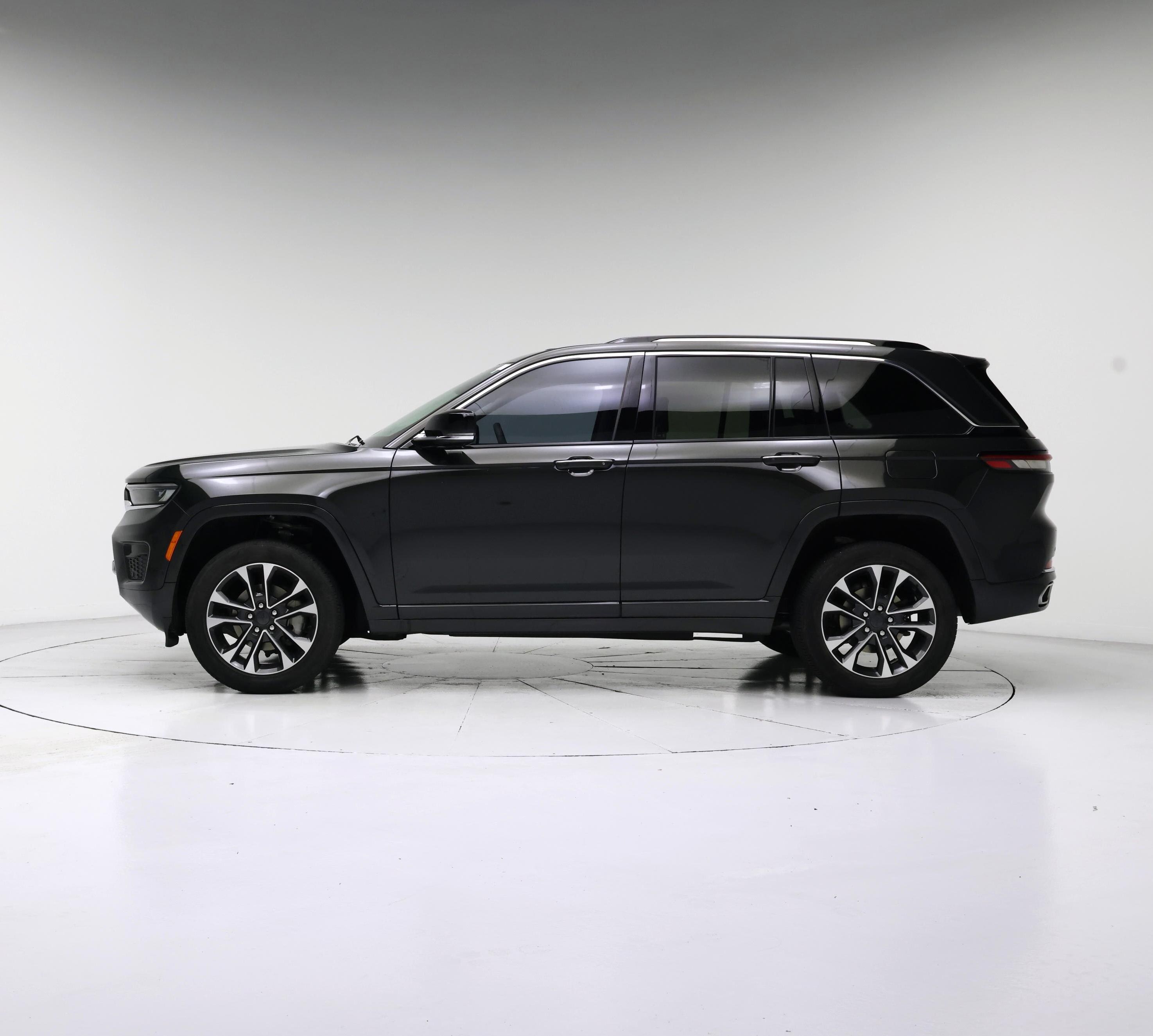 Thumbnail: 2023 Jeep Grand Cherokee - 3