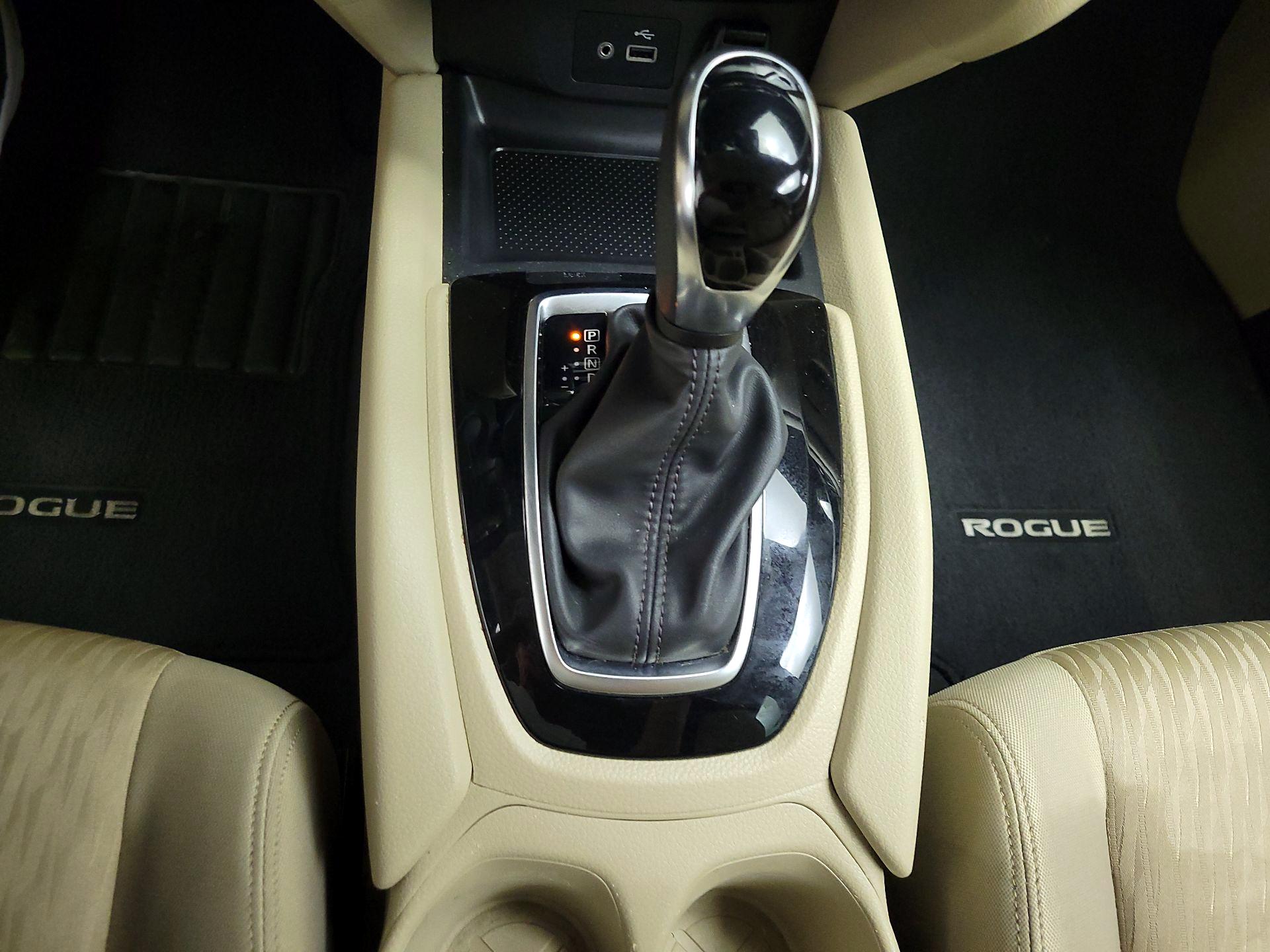 Thumbnail: 2019 Nissan Rogue - 18
