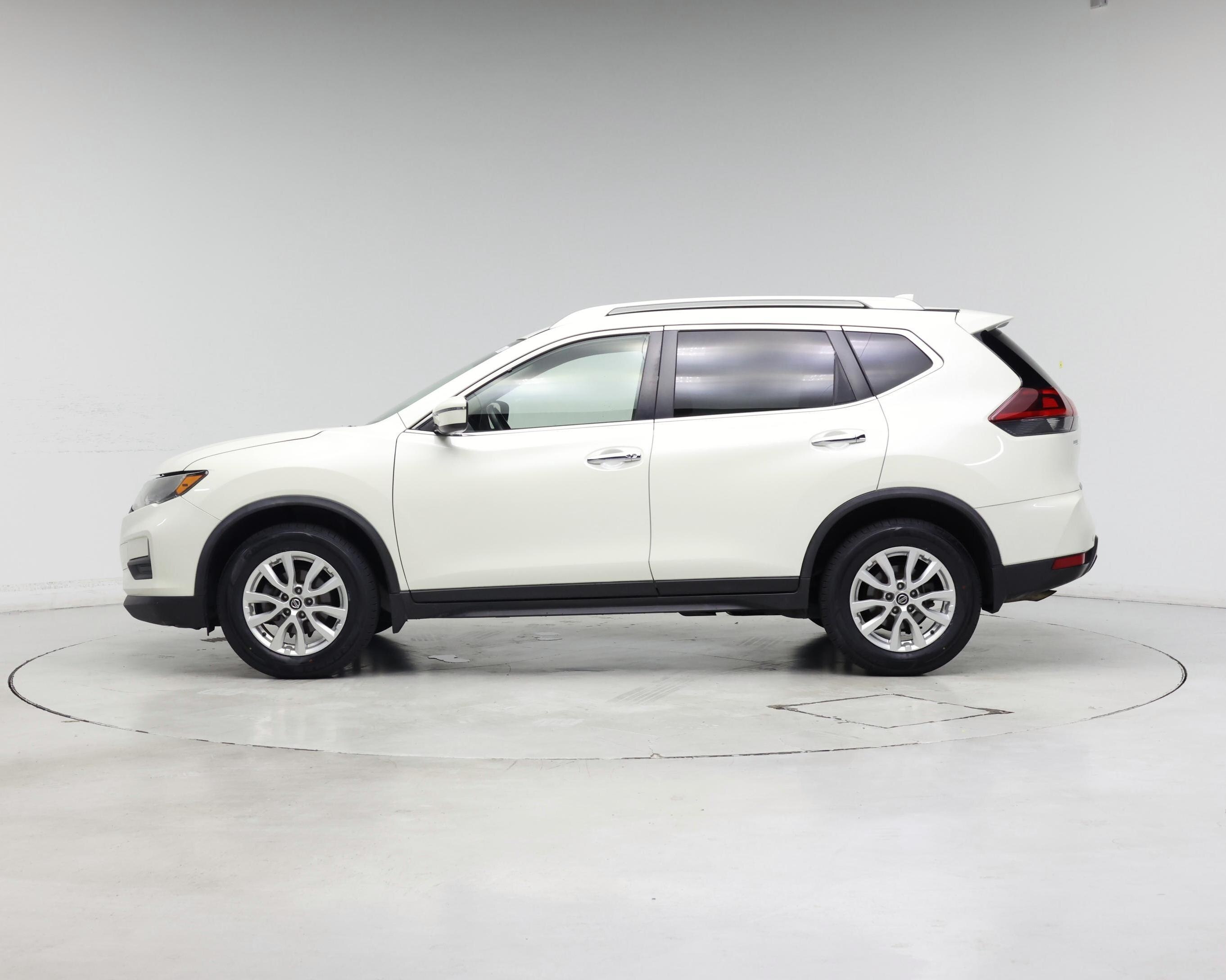 Thumbnail: 2019 Nissan Rogue - 3