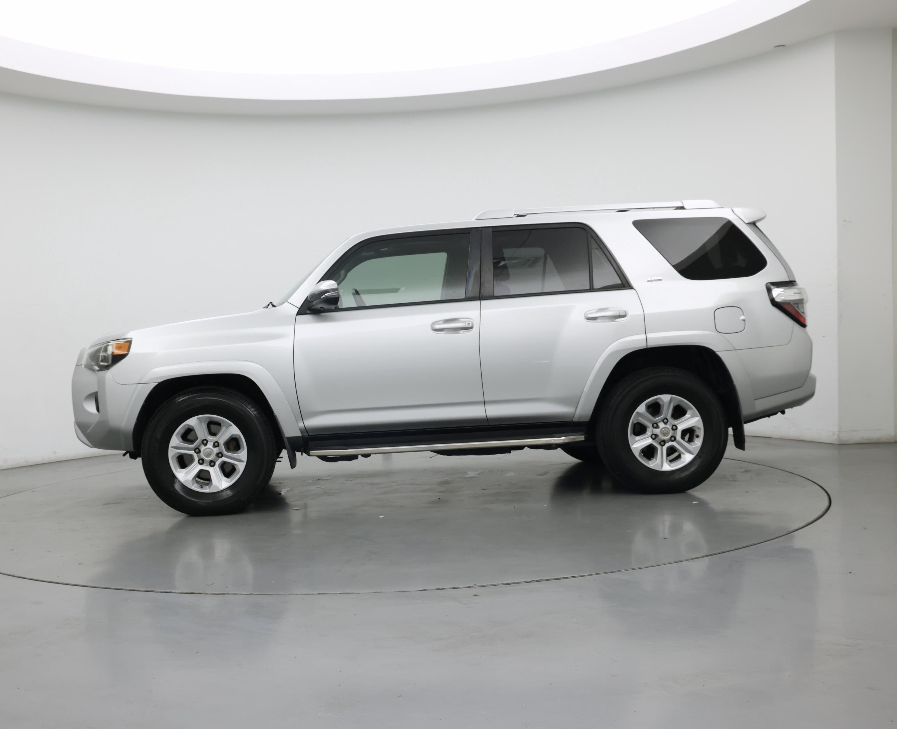 Thumbnail: 2018 Toyota 4Runner - 3