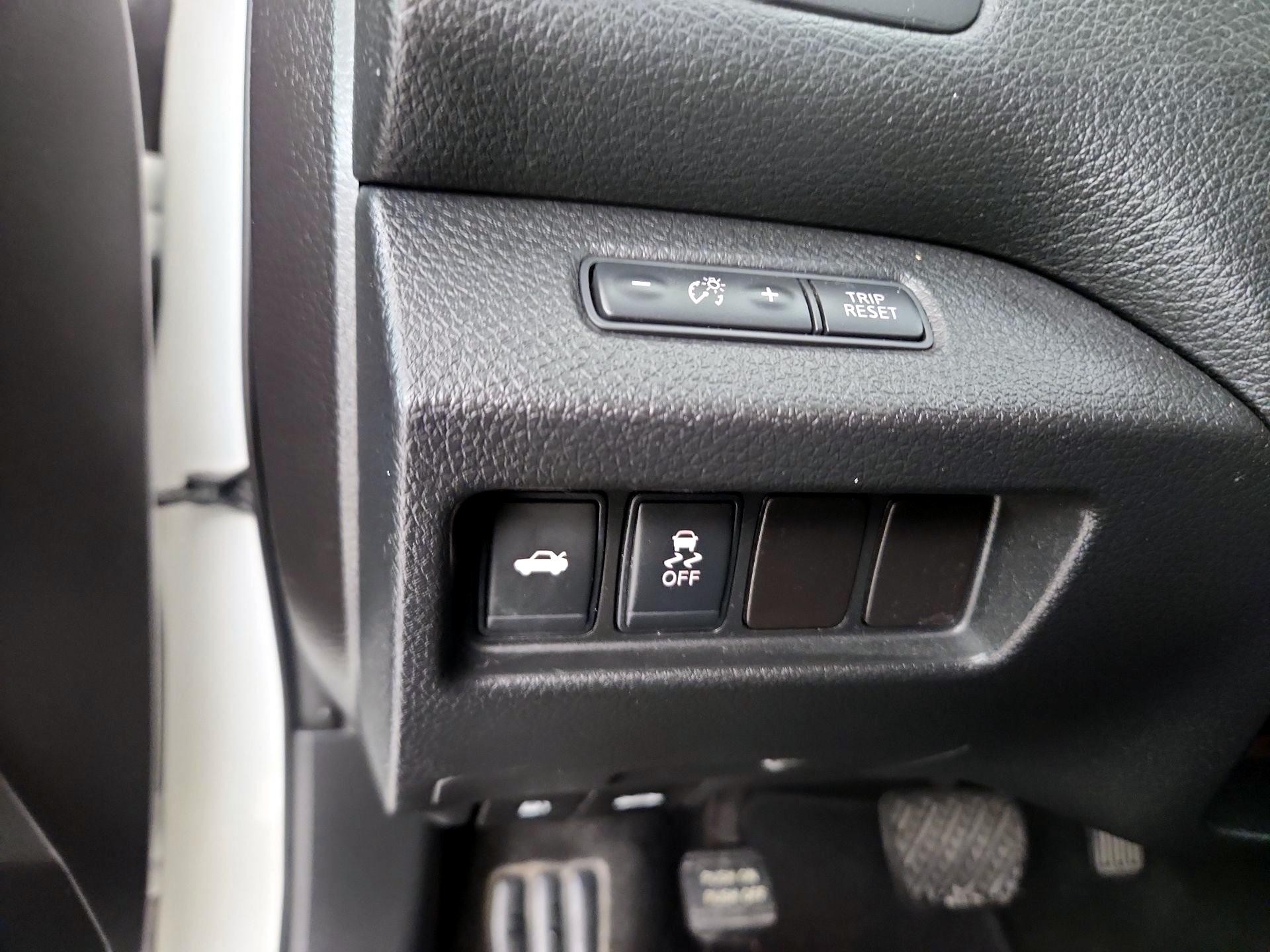 Thumbnail: 2016 Nissan Altima - 11