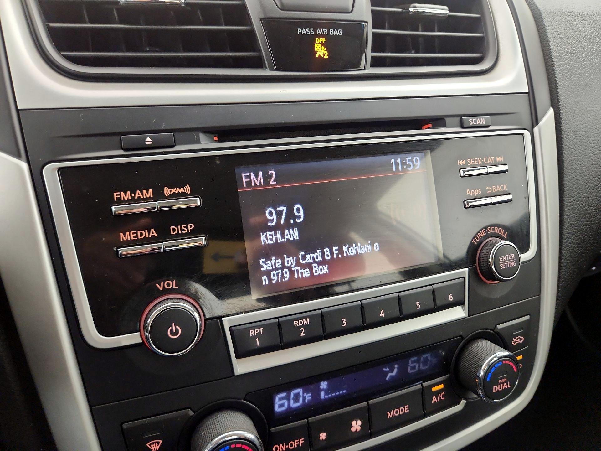 Thumbnail: 2016 Nissan Altima - 13