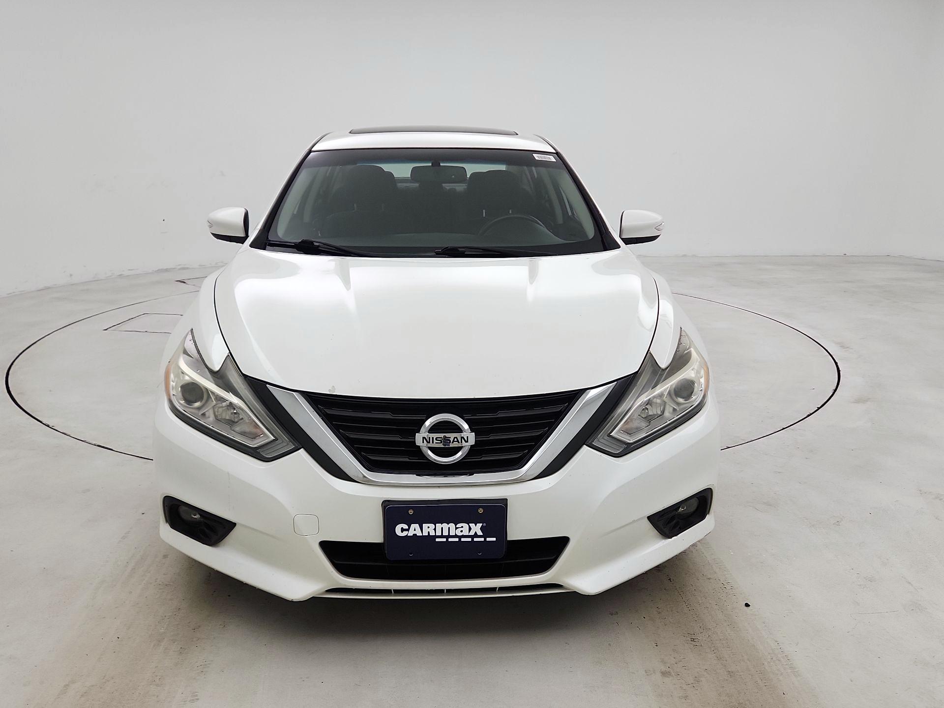 Thumbnail: 2016 Nissan Altima - 2