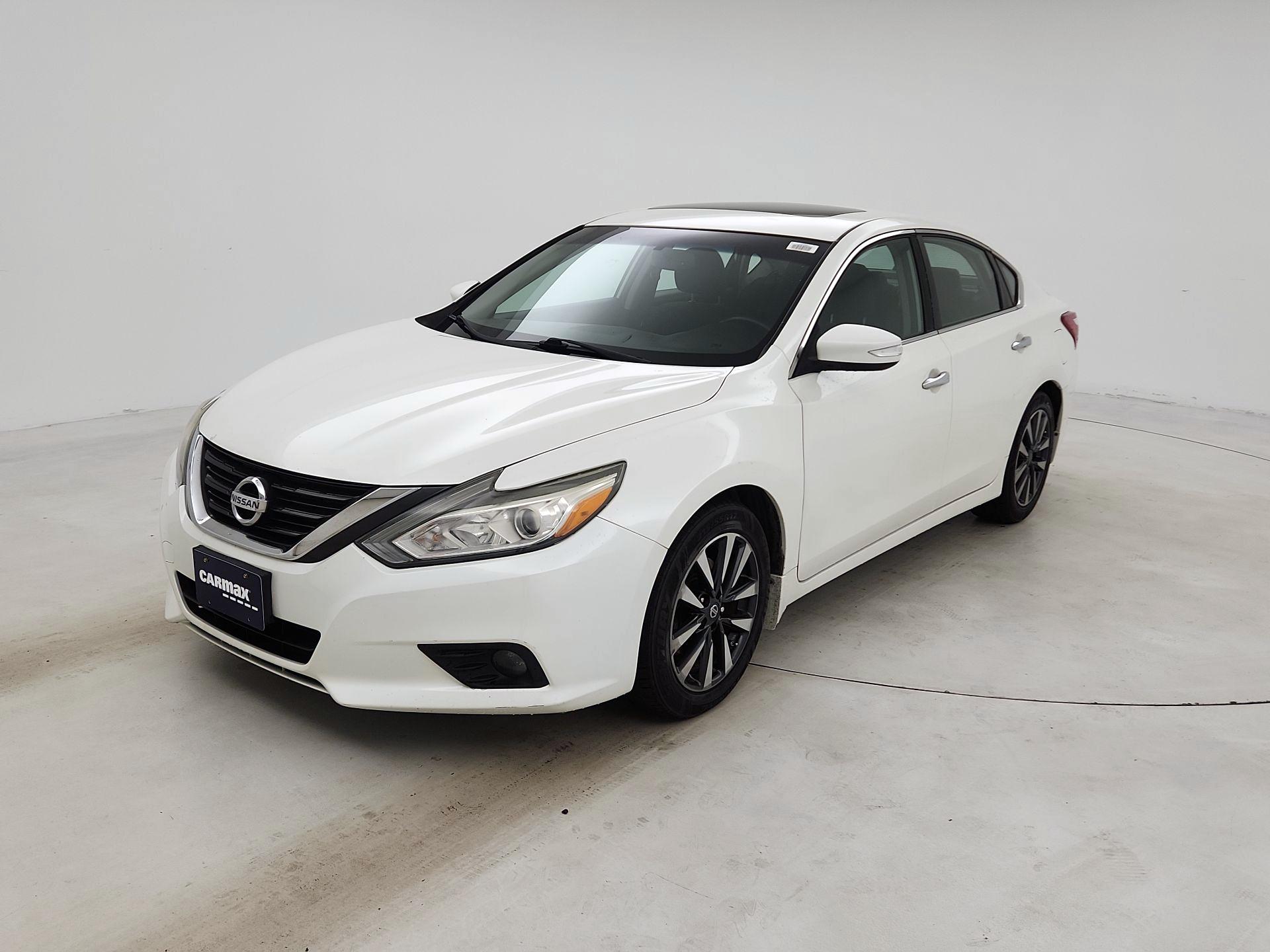 Thumbnail: 2016 Nissan Altima - 3