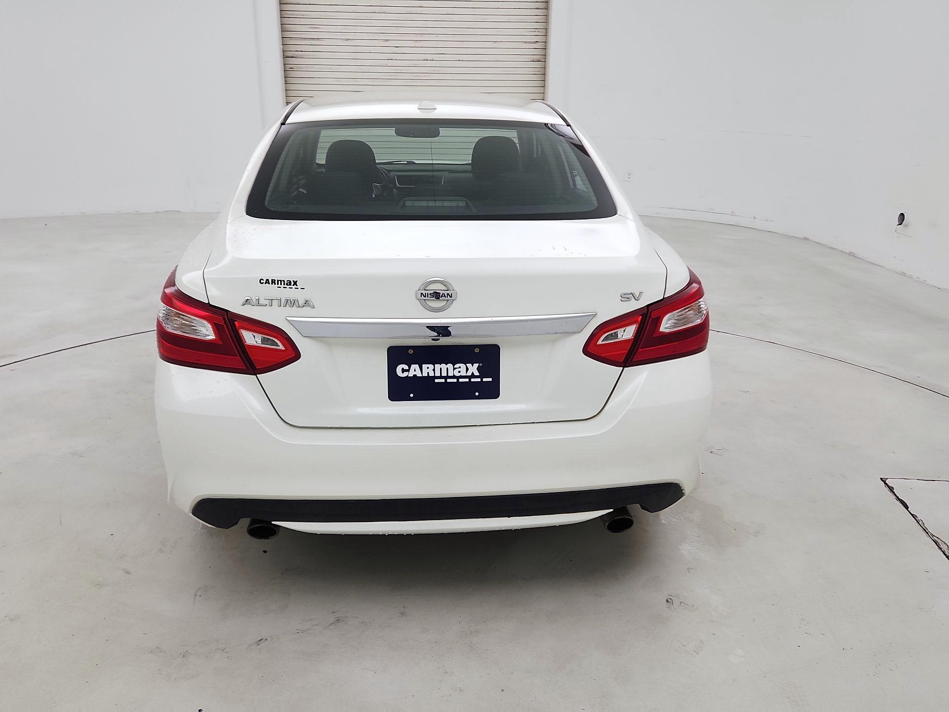 Thumbnail: 2016 Nissan Altima - 6