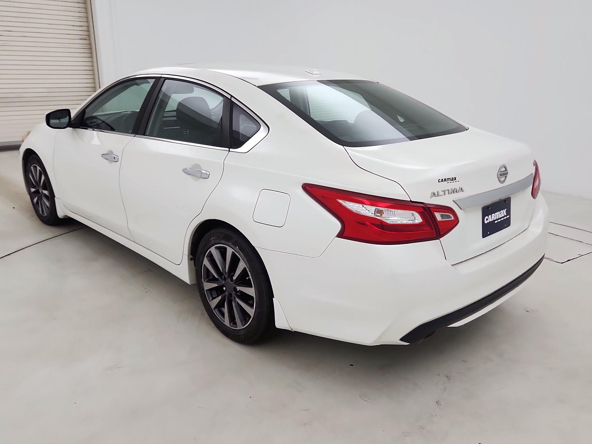 Thumbnail: 2016 Nissan Altima - 7