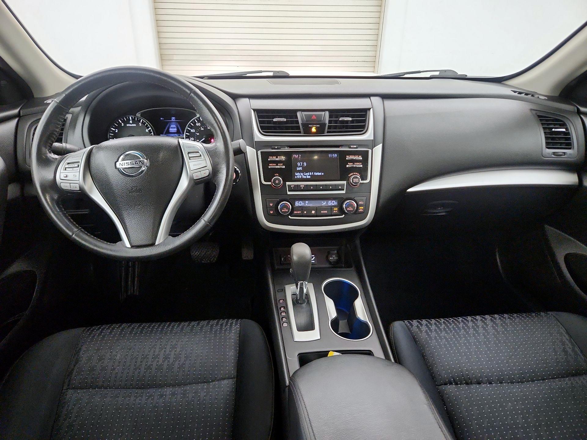 Thumbnail: 2016 Nissan Altima - 8