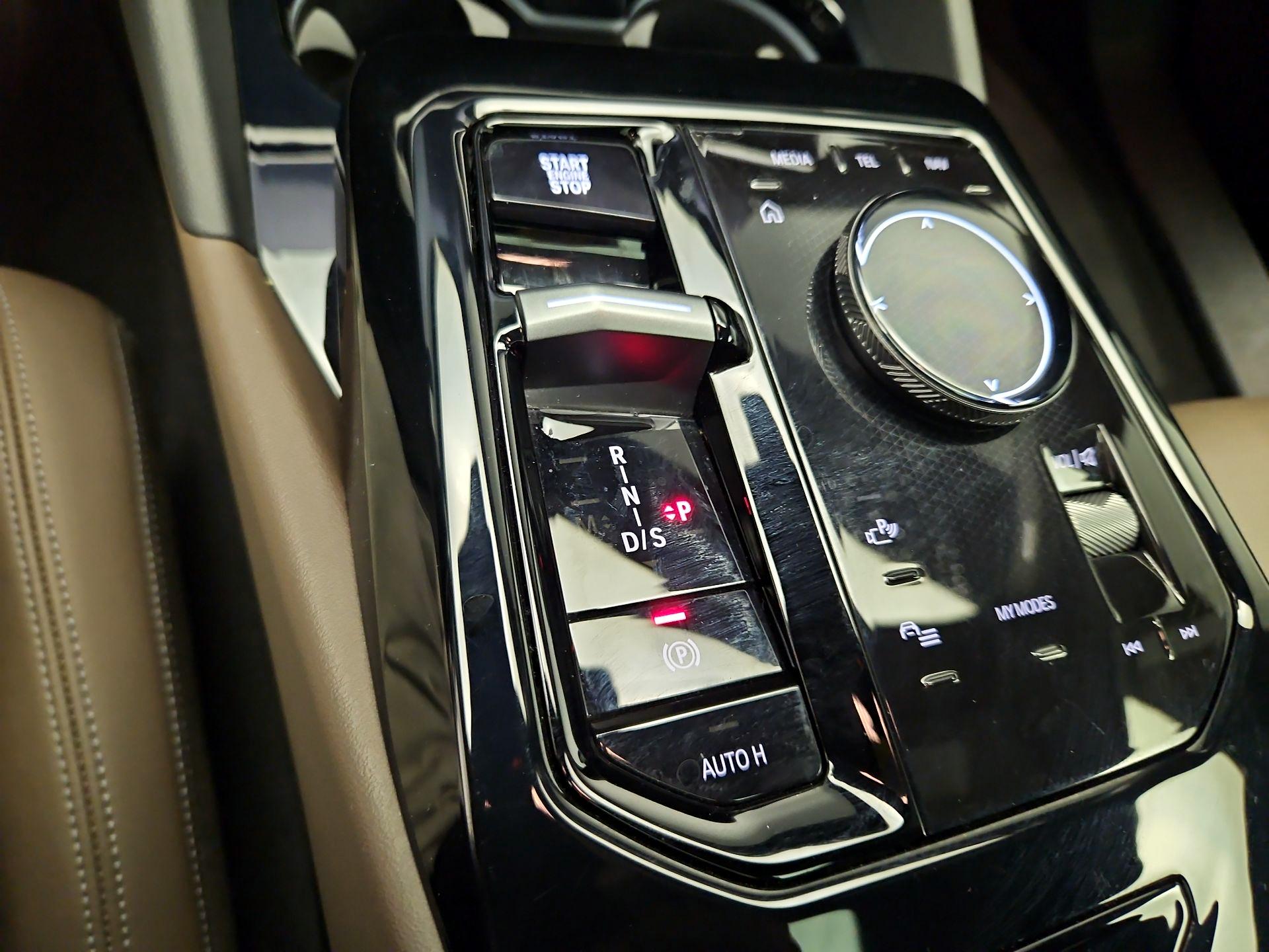 Thumbnail: 2024 BMW 5 Series - 18