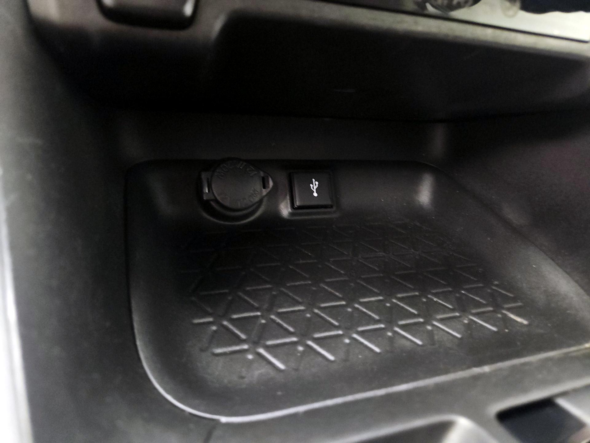 Thumbnail: 2021 Toyota RAV4 - 18