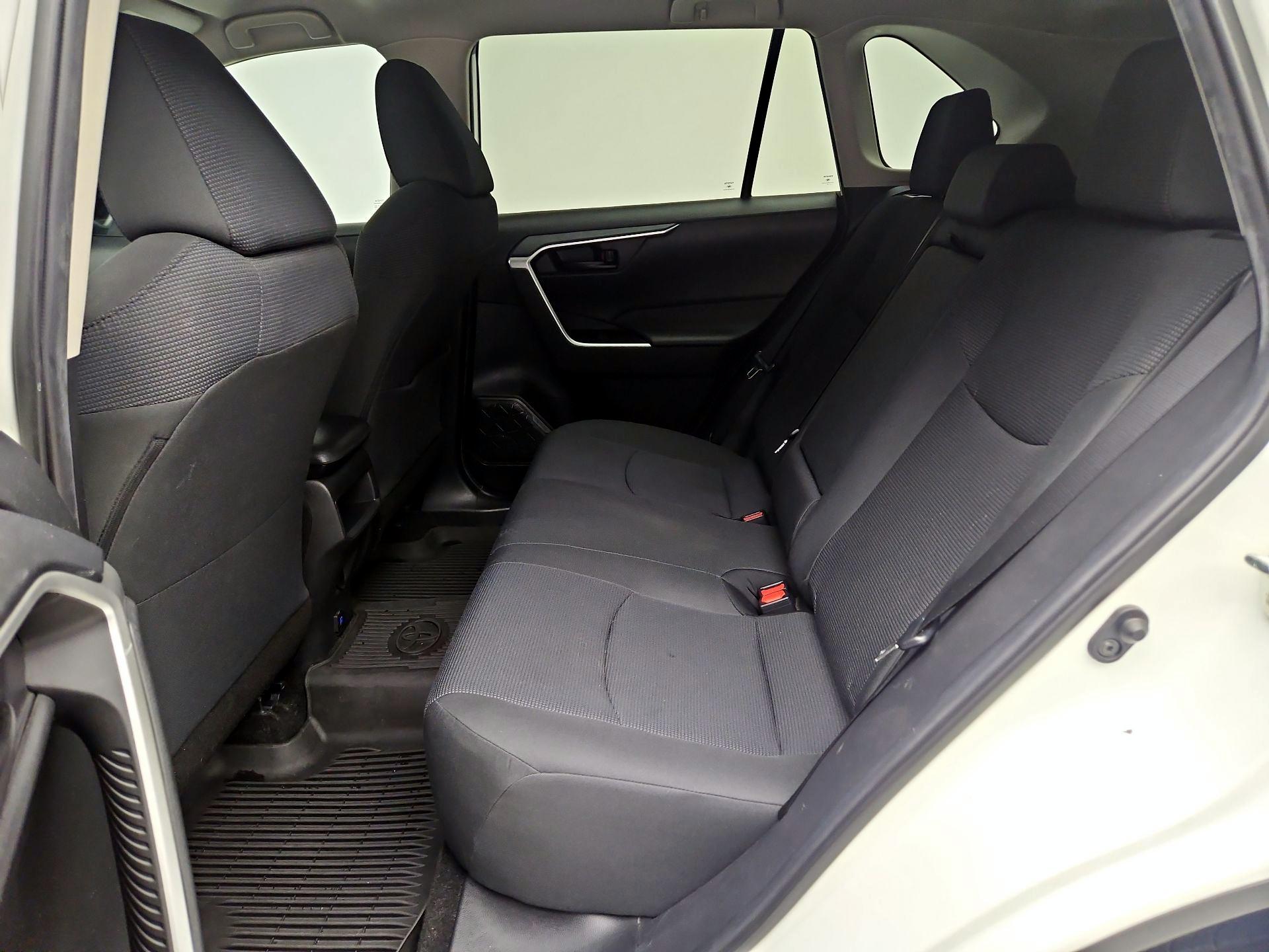 Thumbnail: 2021 Toyota RAV4 - 19