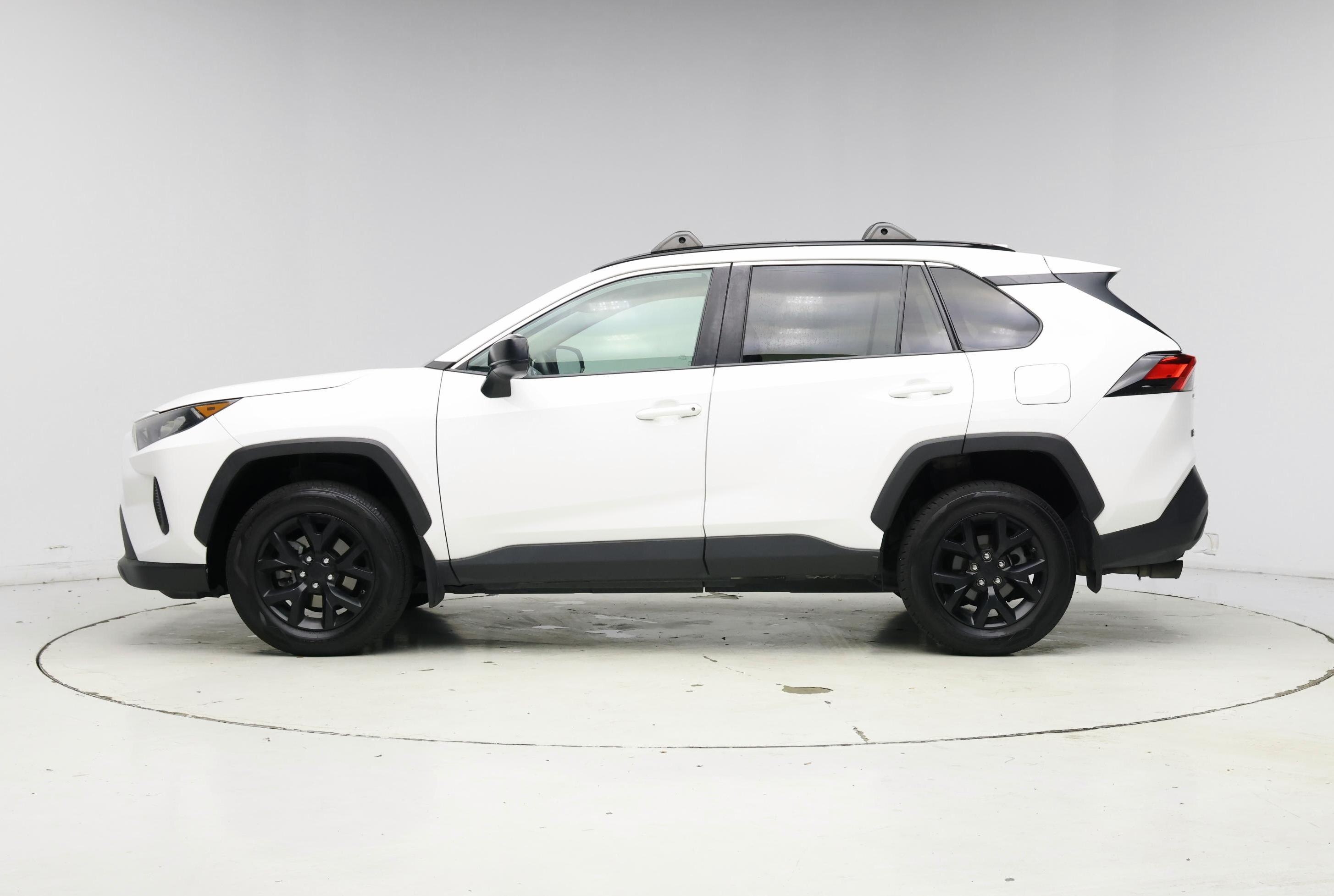 Thumbnail: 2021 Toyota RAV4 - 3