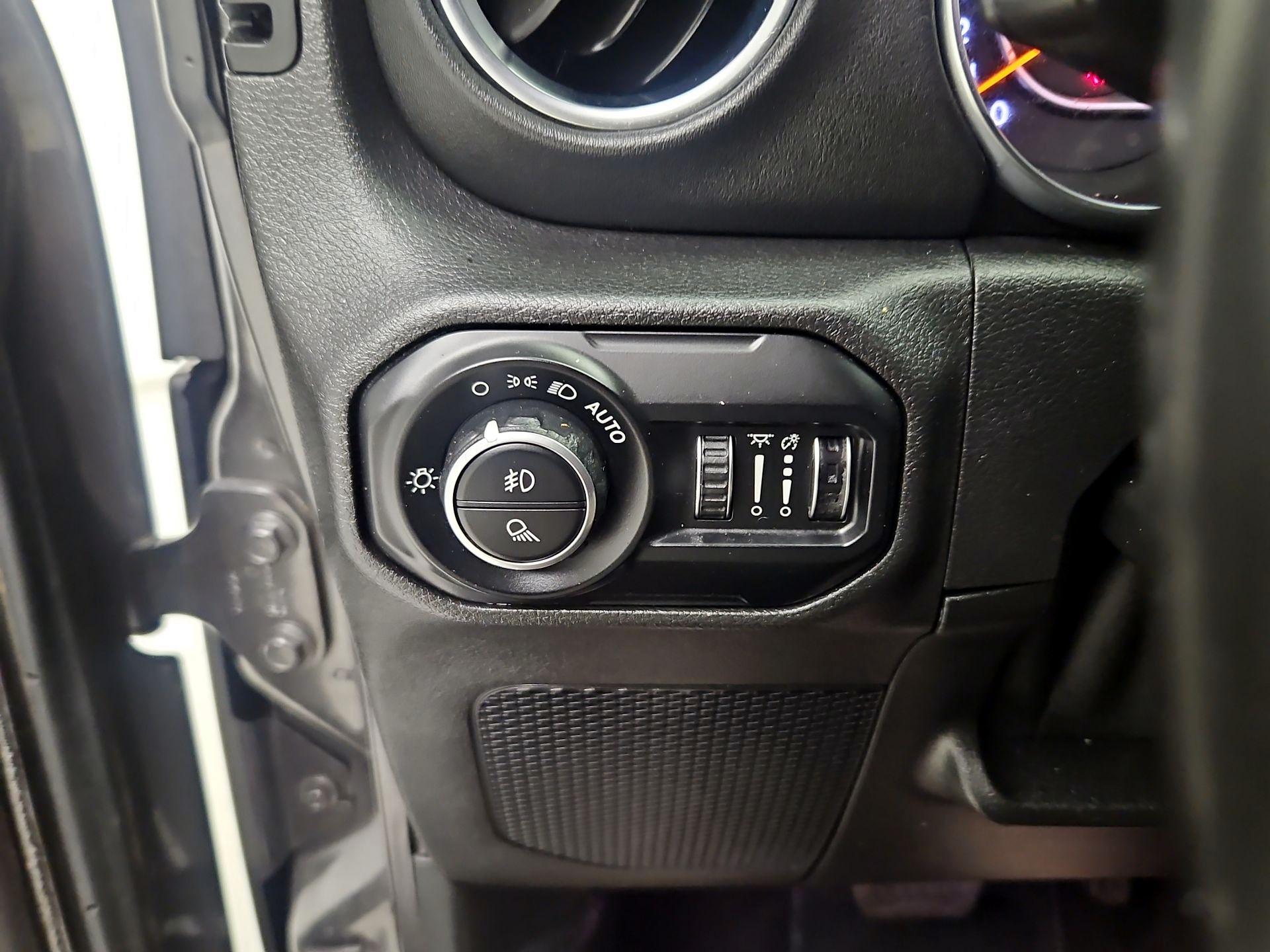 Thumbnail: 2021 Jeep Gladiator - 13