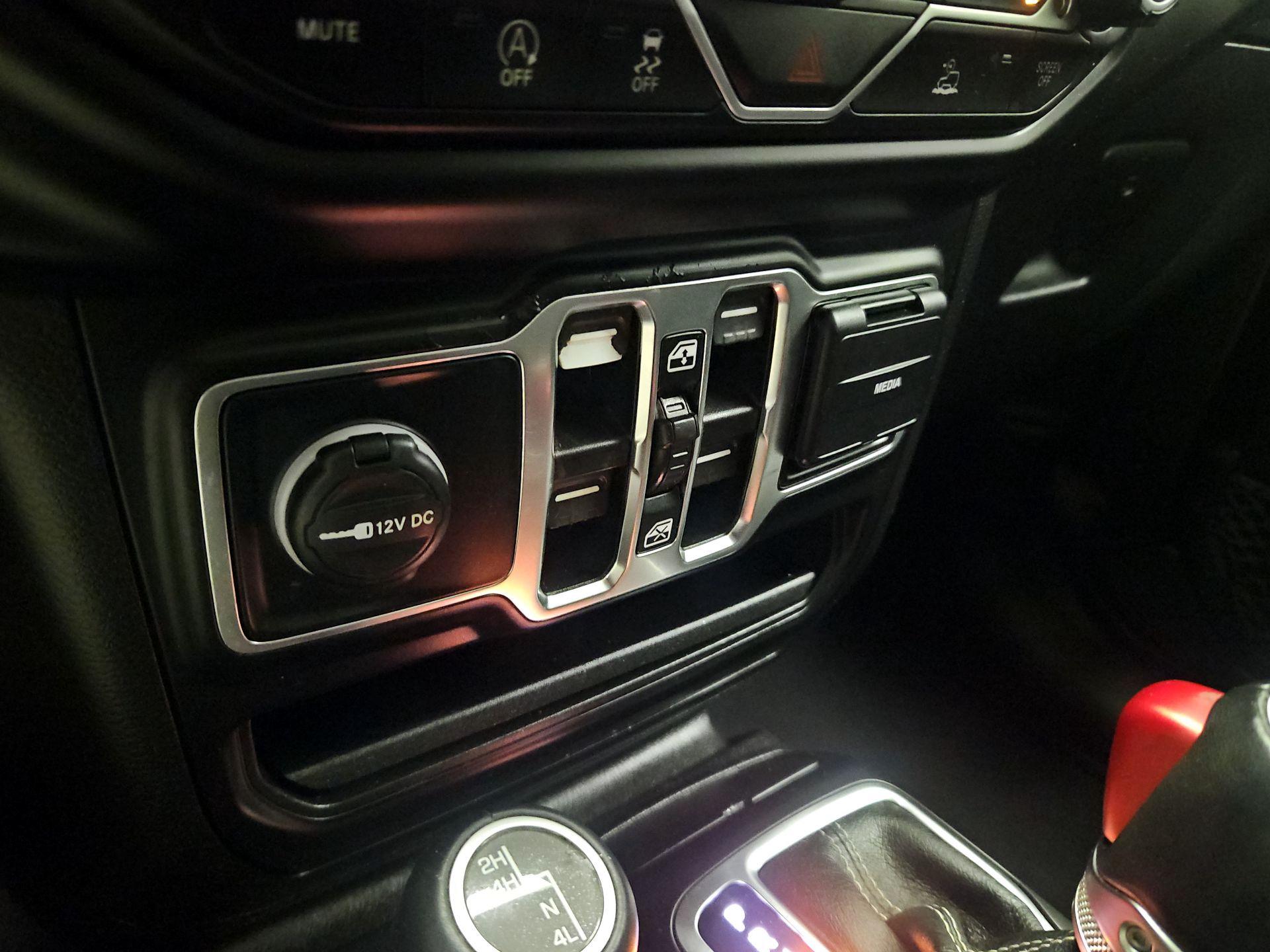 Thumbnail: 2021 Jeep Gladiator - 19