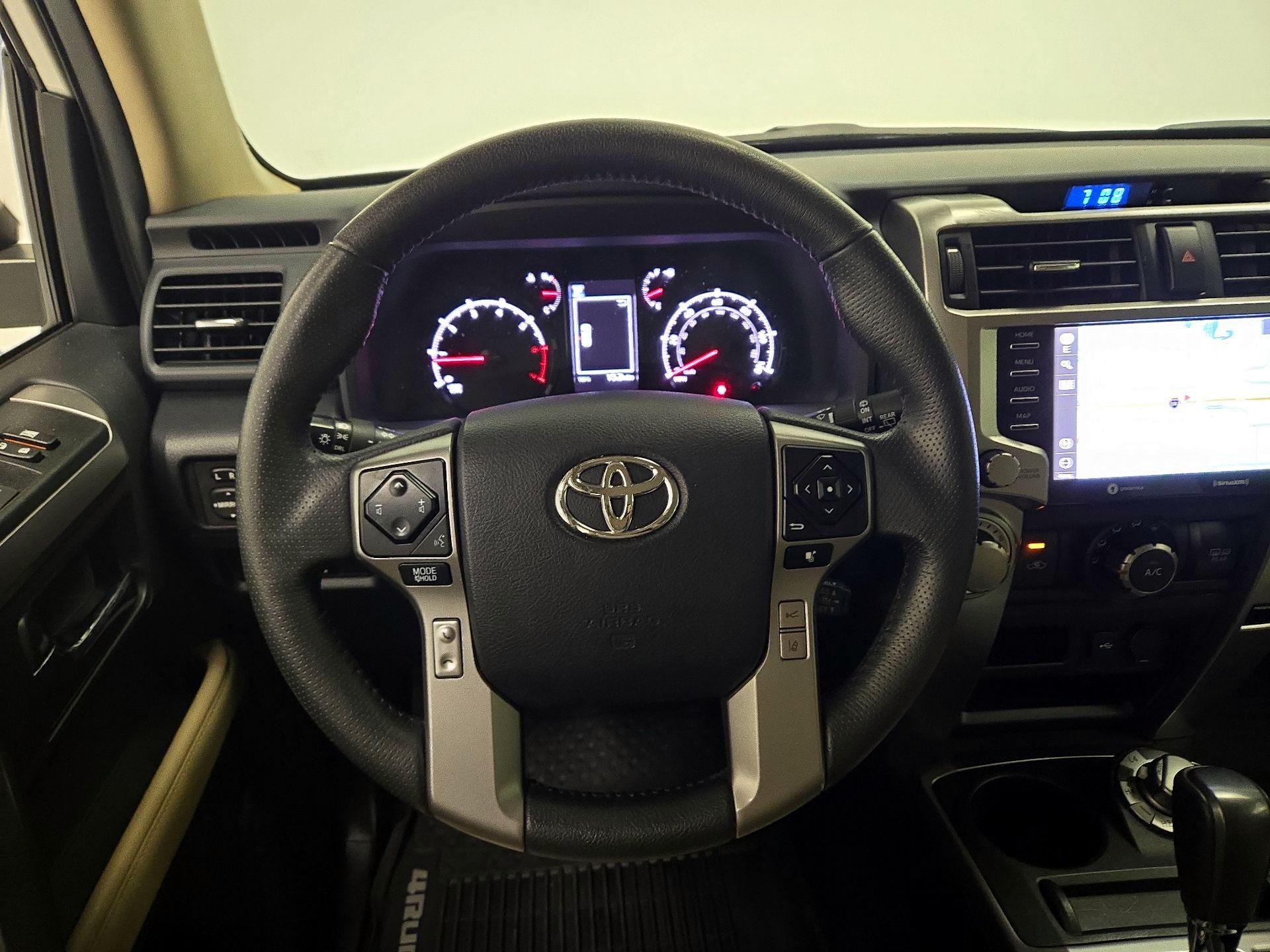Thumbnail: 2020 Toyota 4Runner - 10
