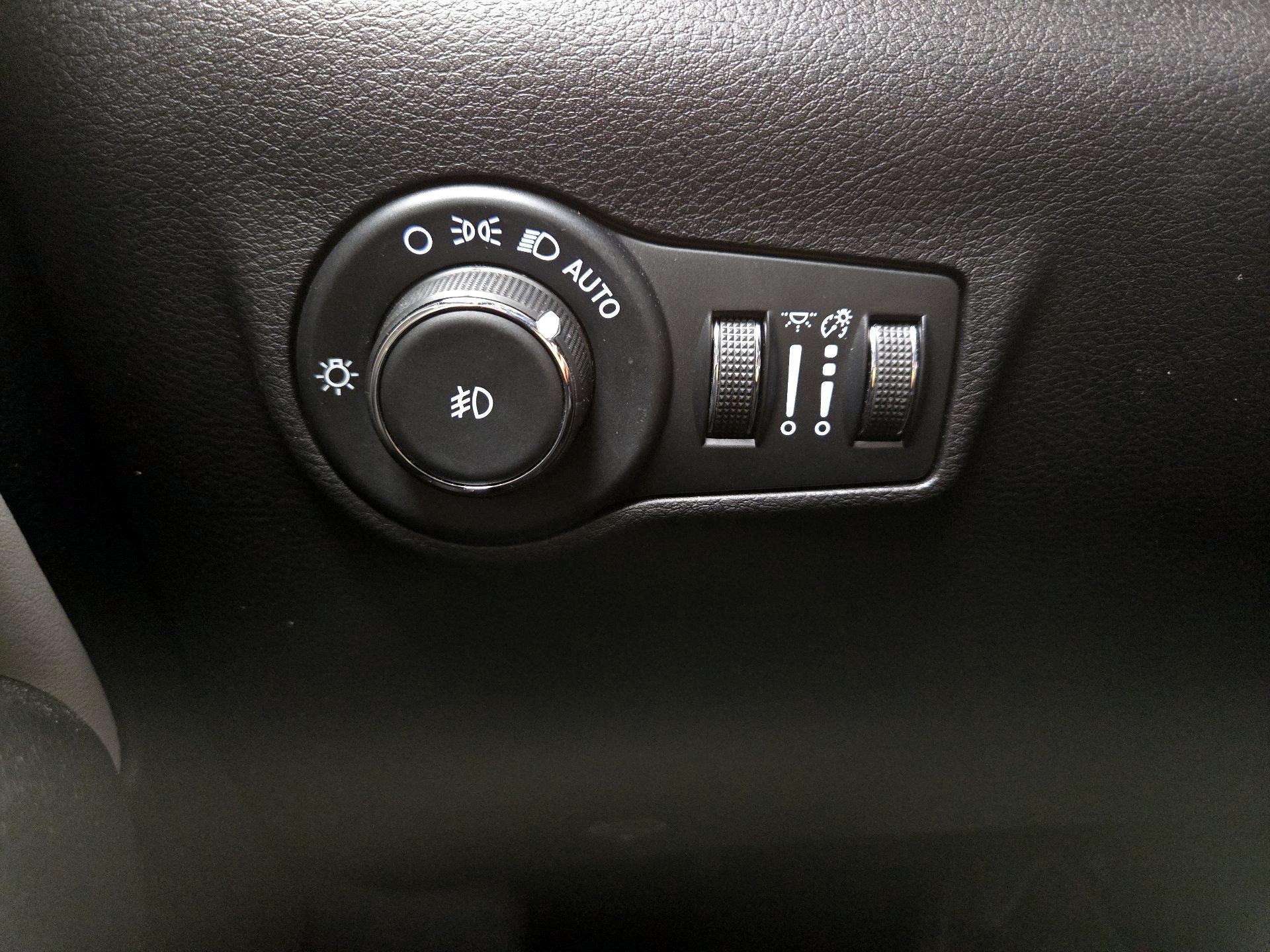 Thumbnail: 2023 Jeep Compass - 13