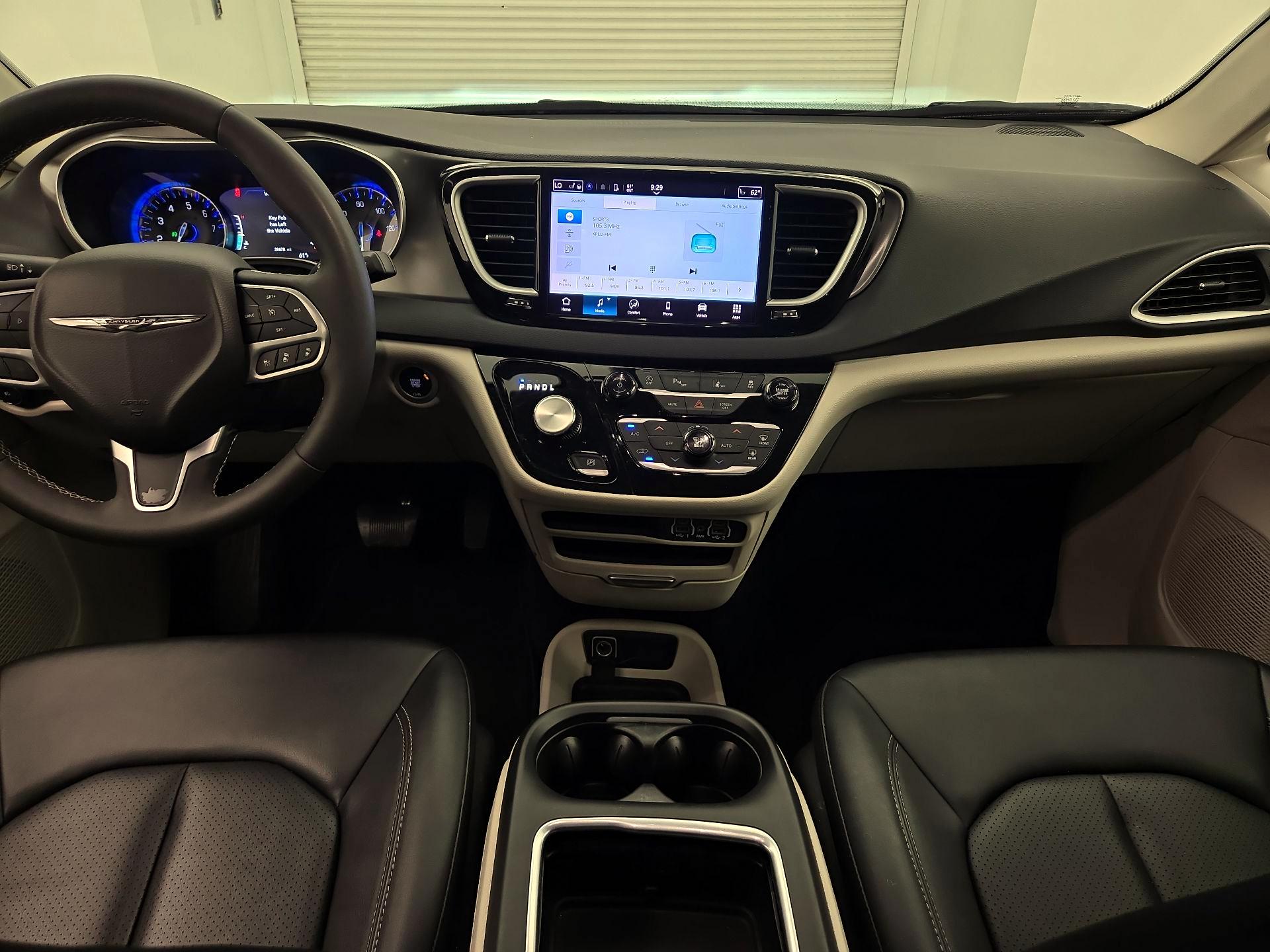 Thumbnail: 2024 Chrysler Pacifica - 9