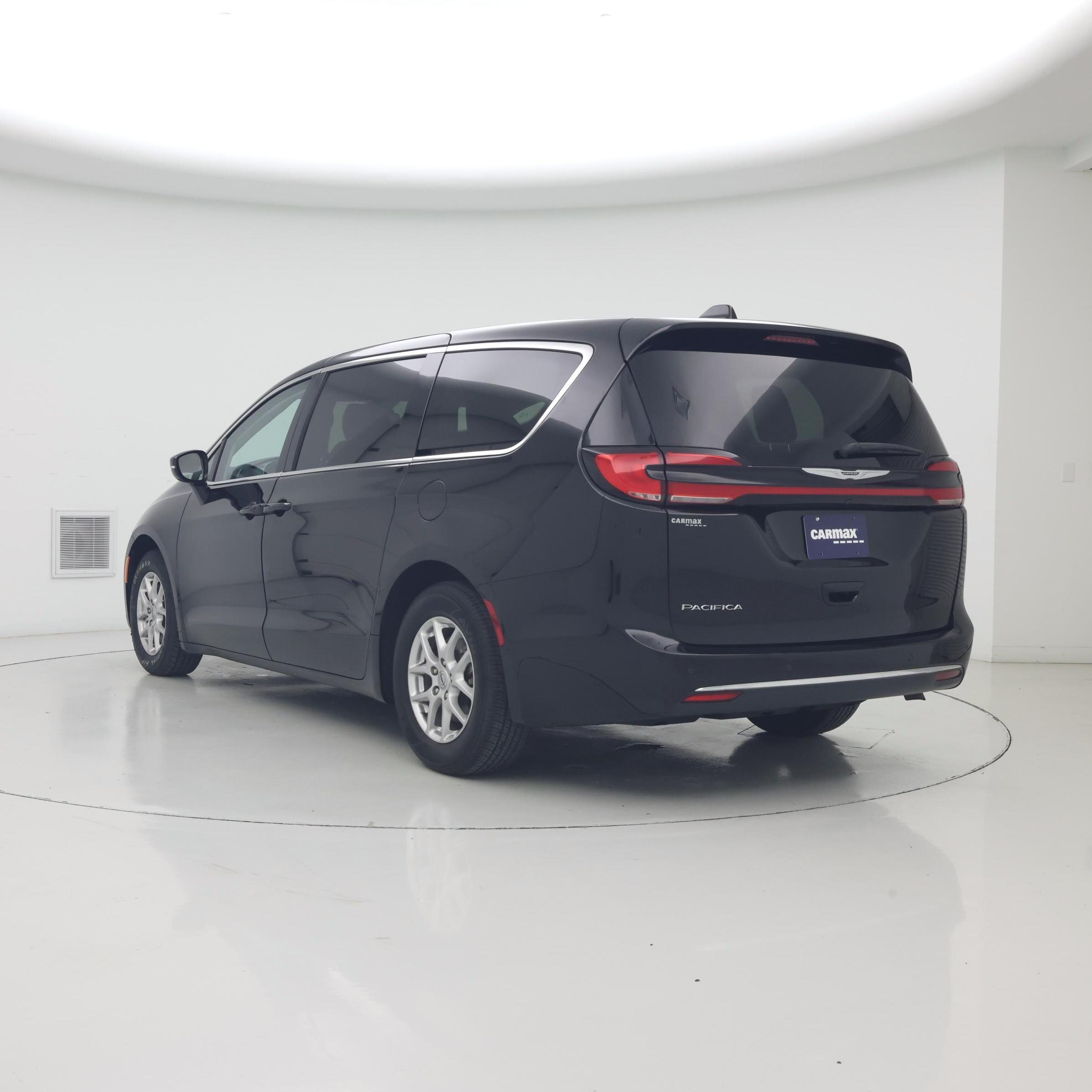 Thumbnail: 2024 Chrysler Pacifica - 2