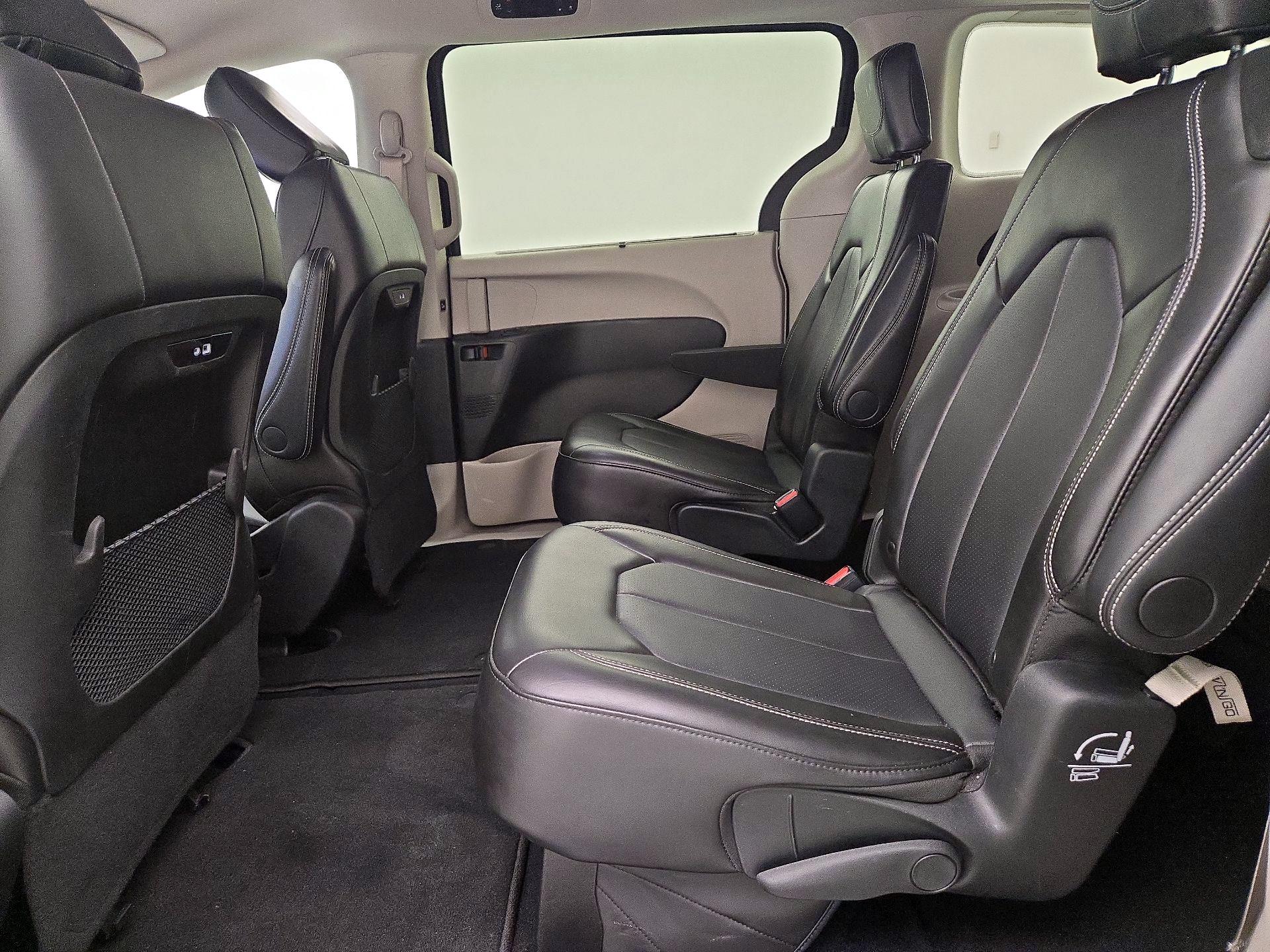 Thumbnail: 2024 Chrysler Pacifica - 19