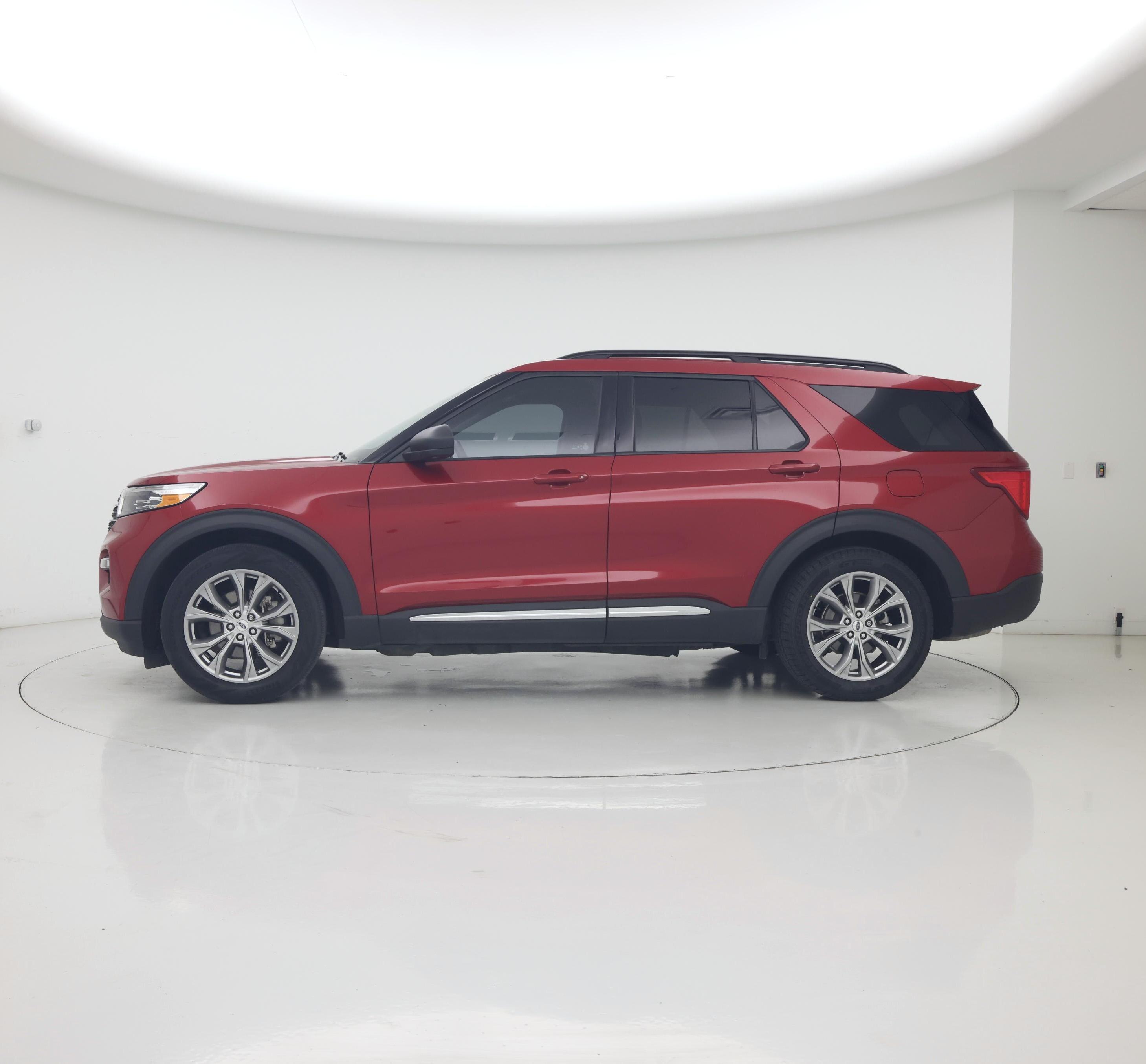 Thumbnail: 2022 Ford Explorer - 3