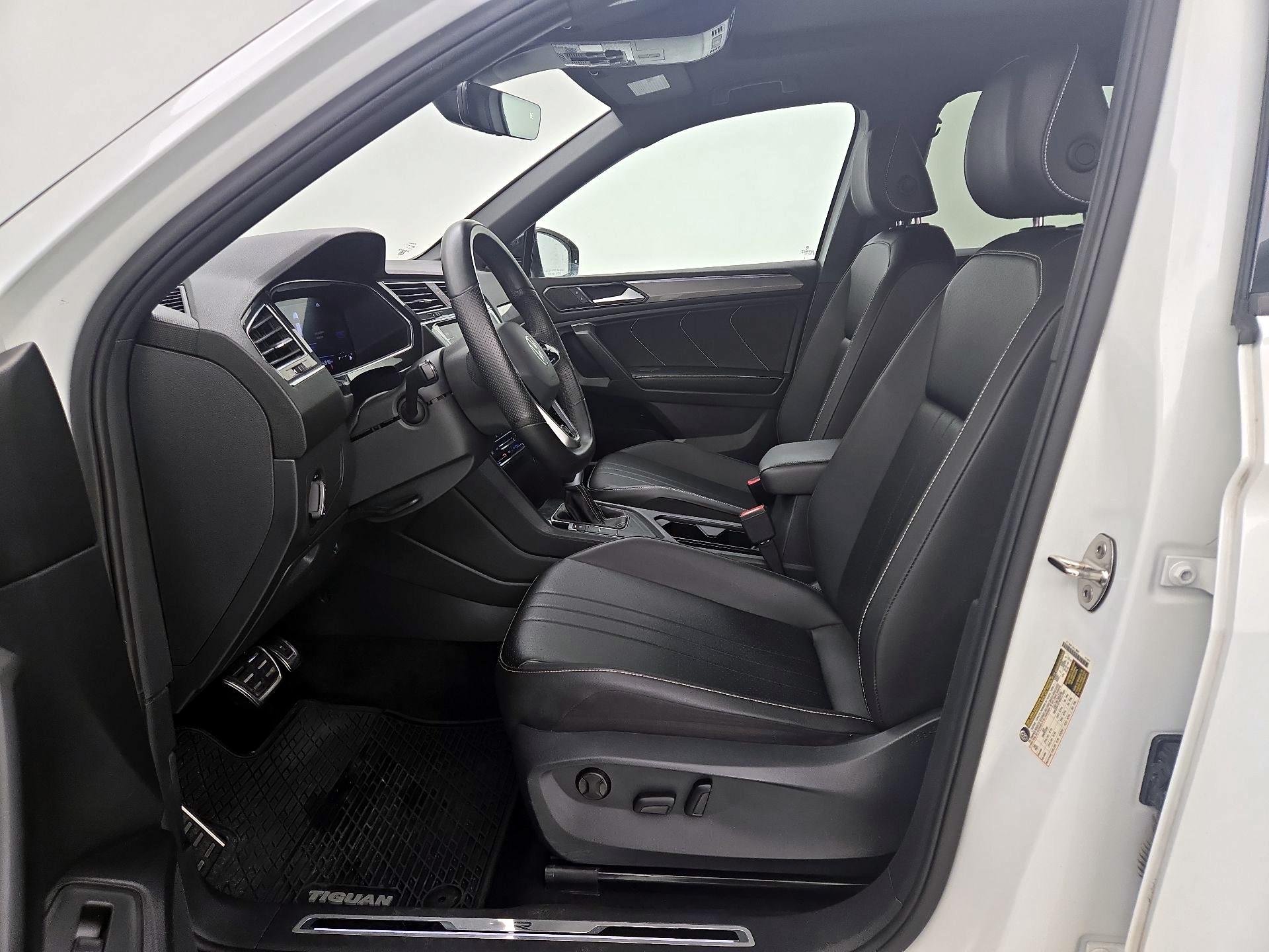 Thumbnail: 2024 Volkswagen Tiguan - 11