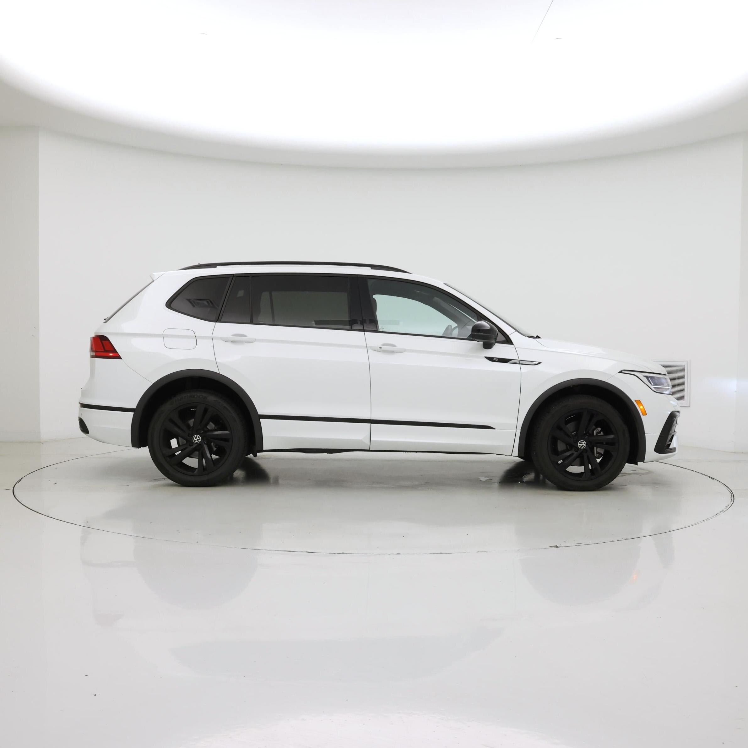 Thumbnail: 2024 Volkswagen Tiguan - 7