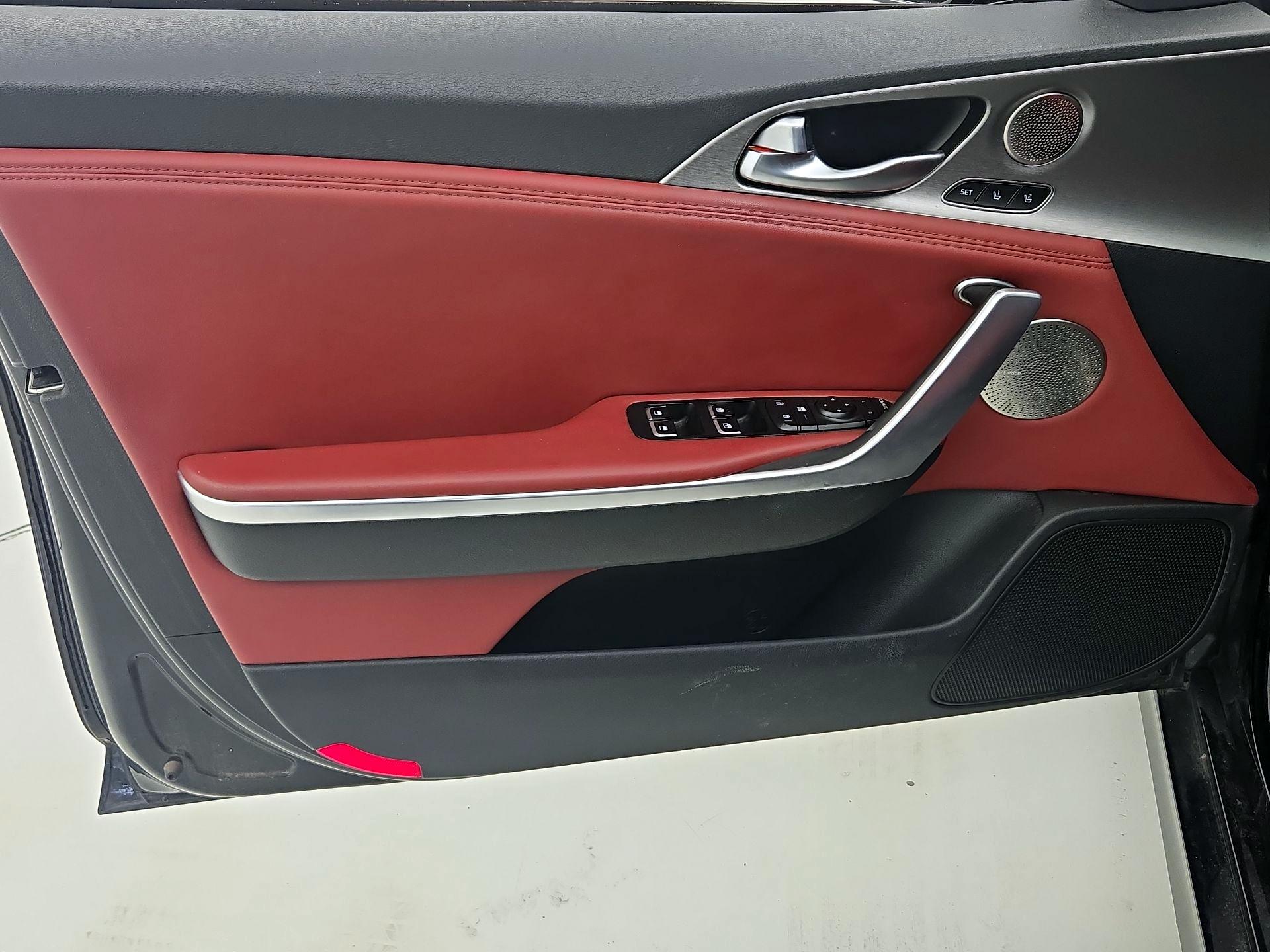 Thumbnail: 2018 Kia Stinger - 12