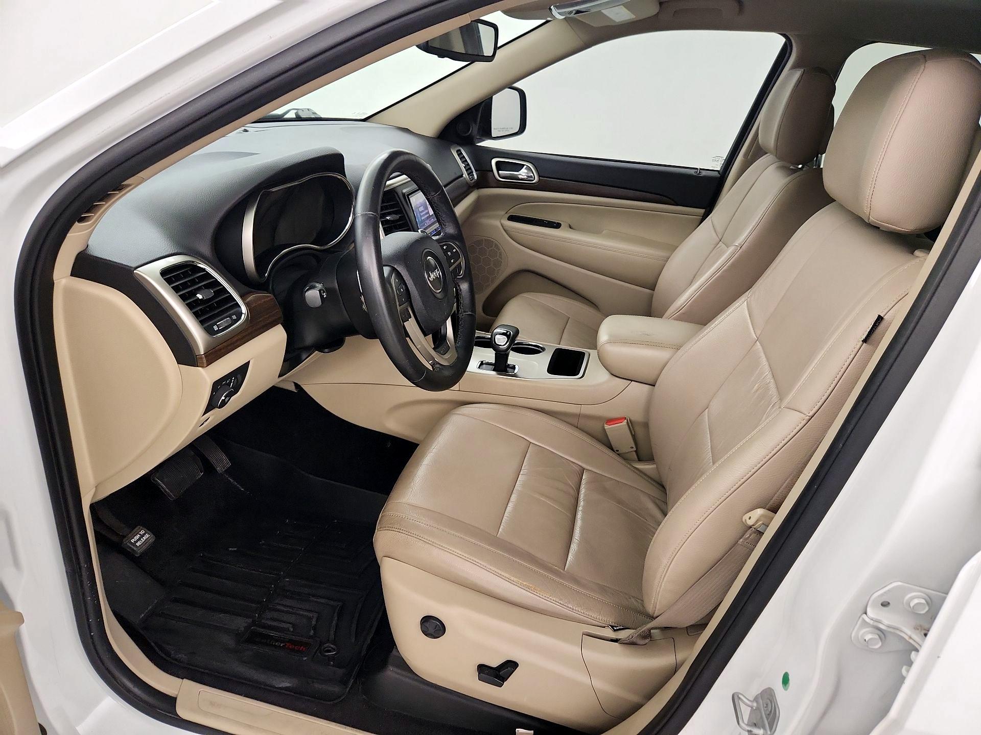 Thumbnail: 2015 Jeep Grand Cherokee - 11