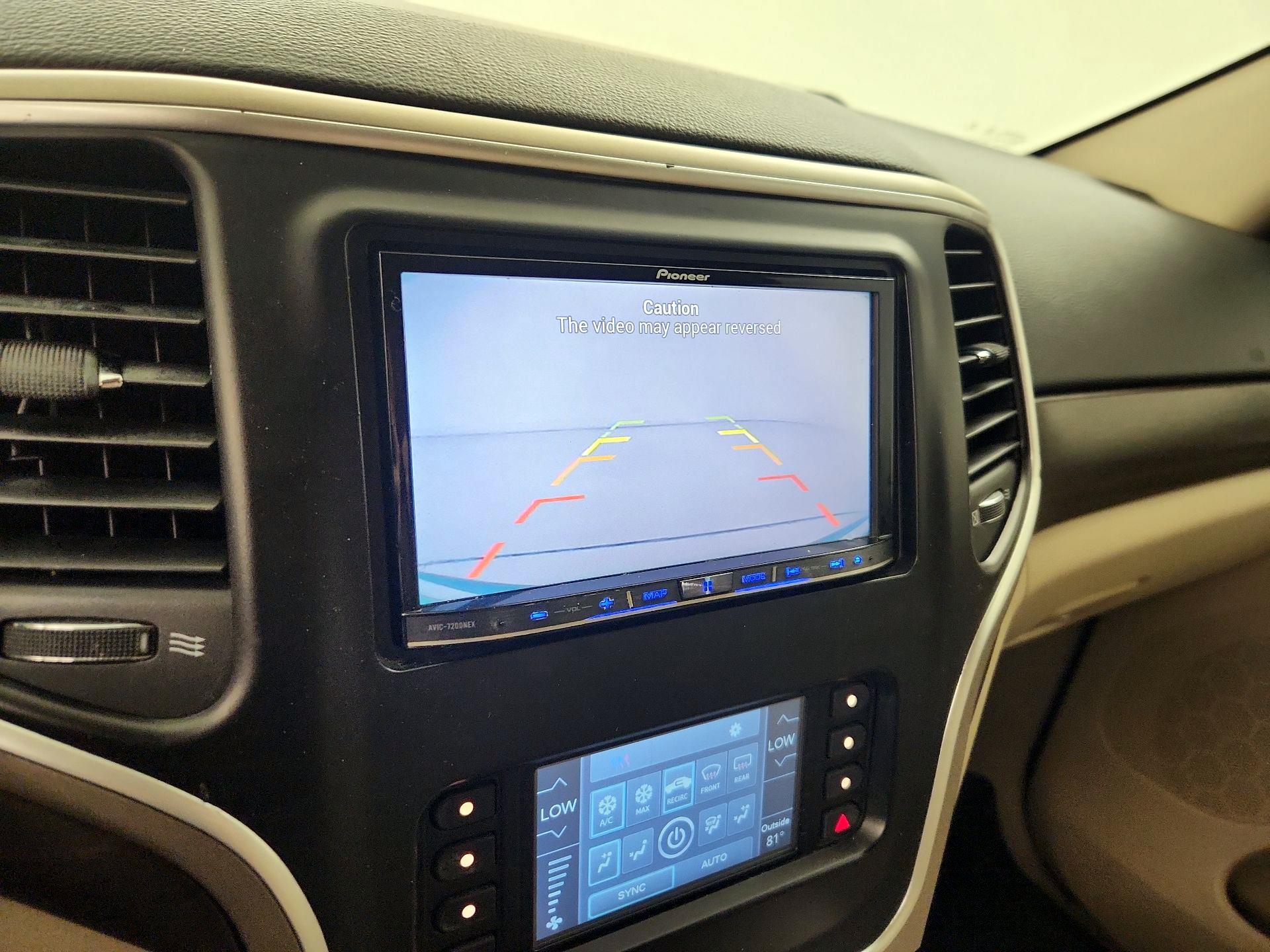 Thumbnail: 2015 Jeep Grand Cherokee - 14
