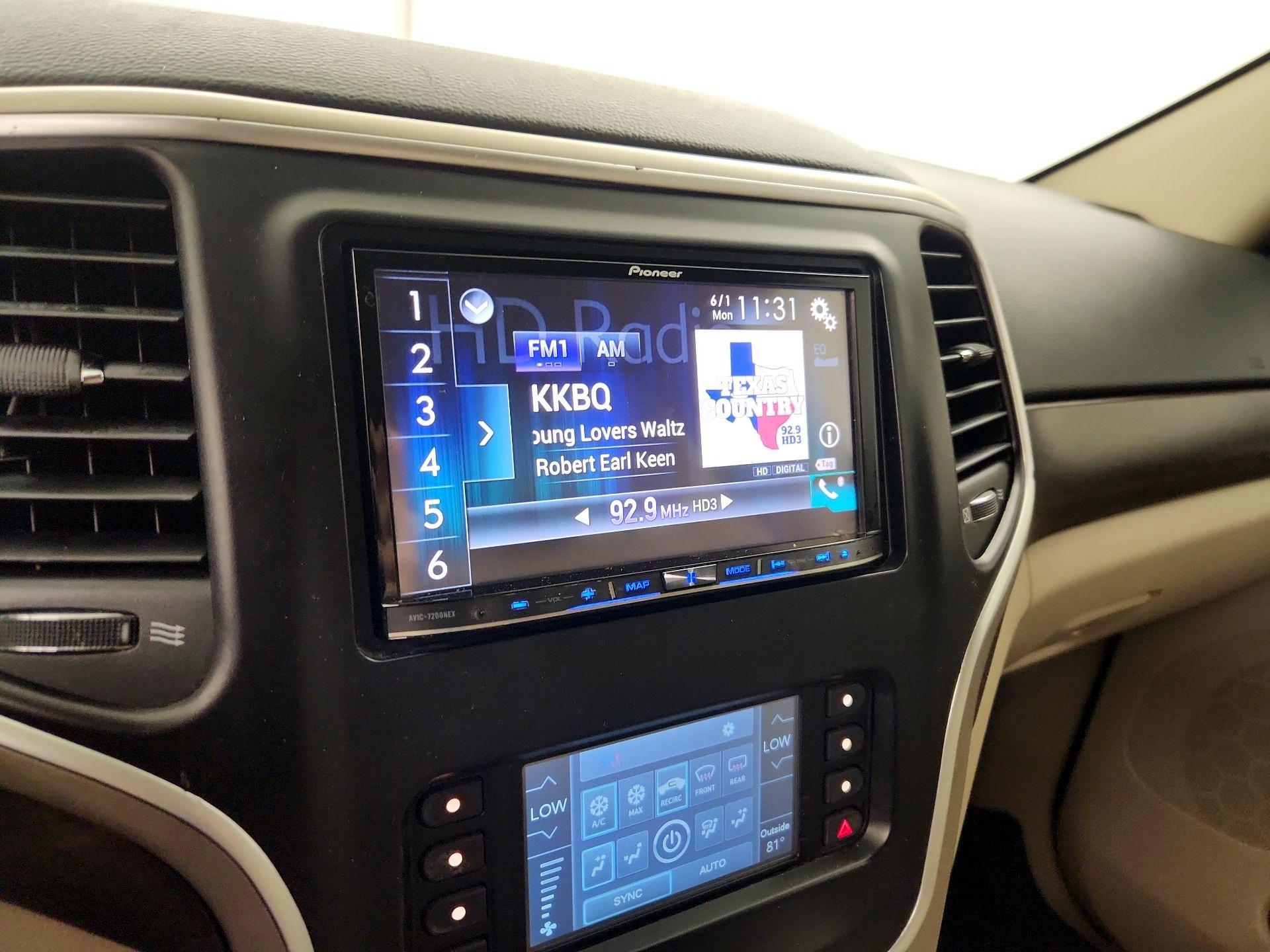 Thumbnail: 2015 Jeep Grand Cherokee - 15