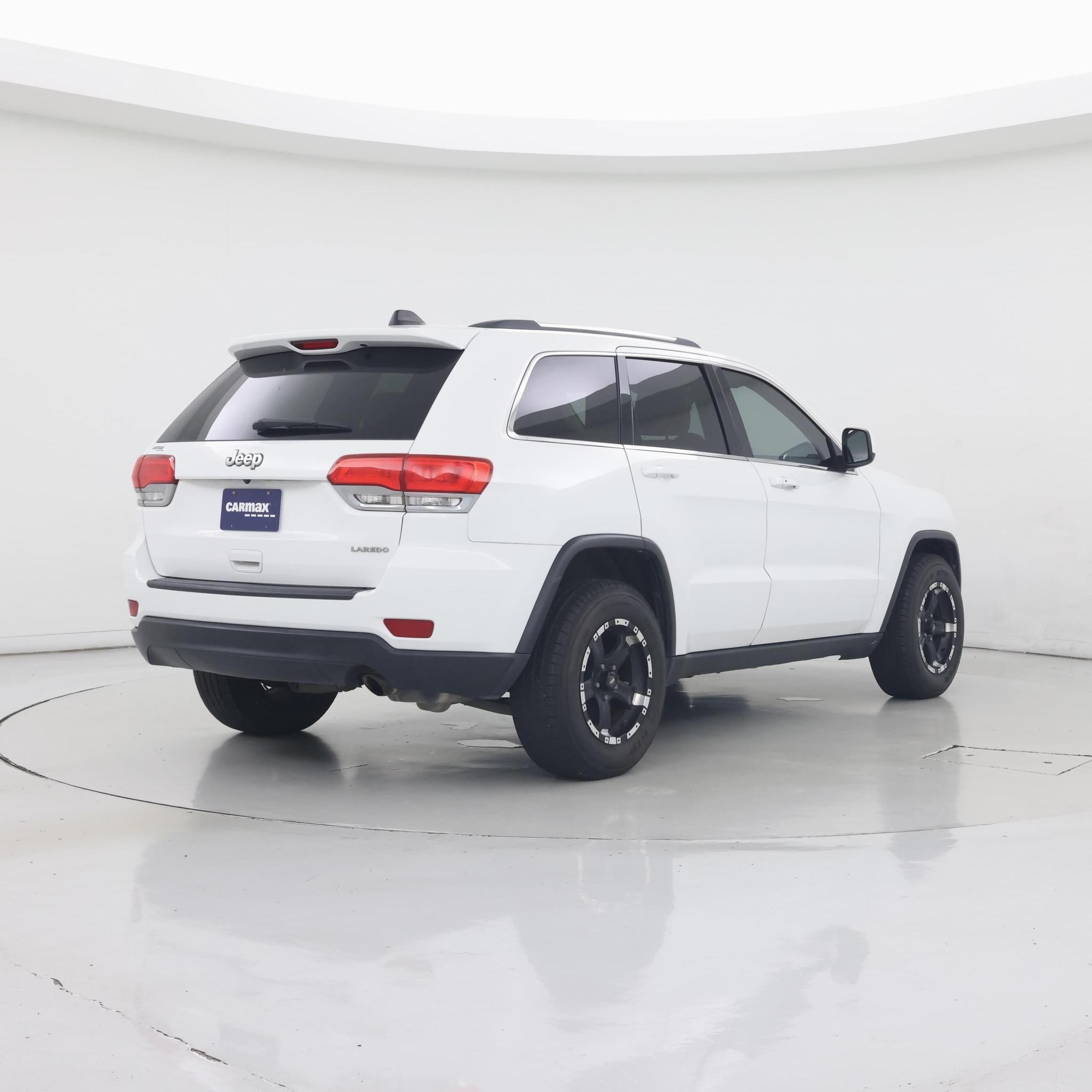 Thumbnail: 2015 Jeep Grand Cherokee - 8