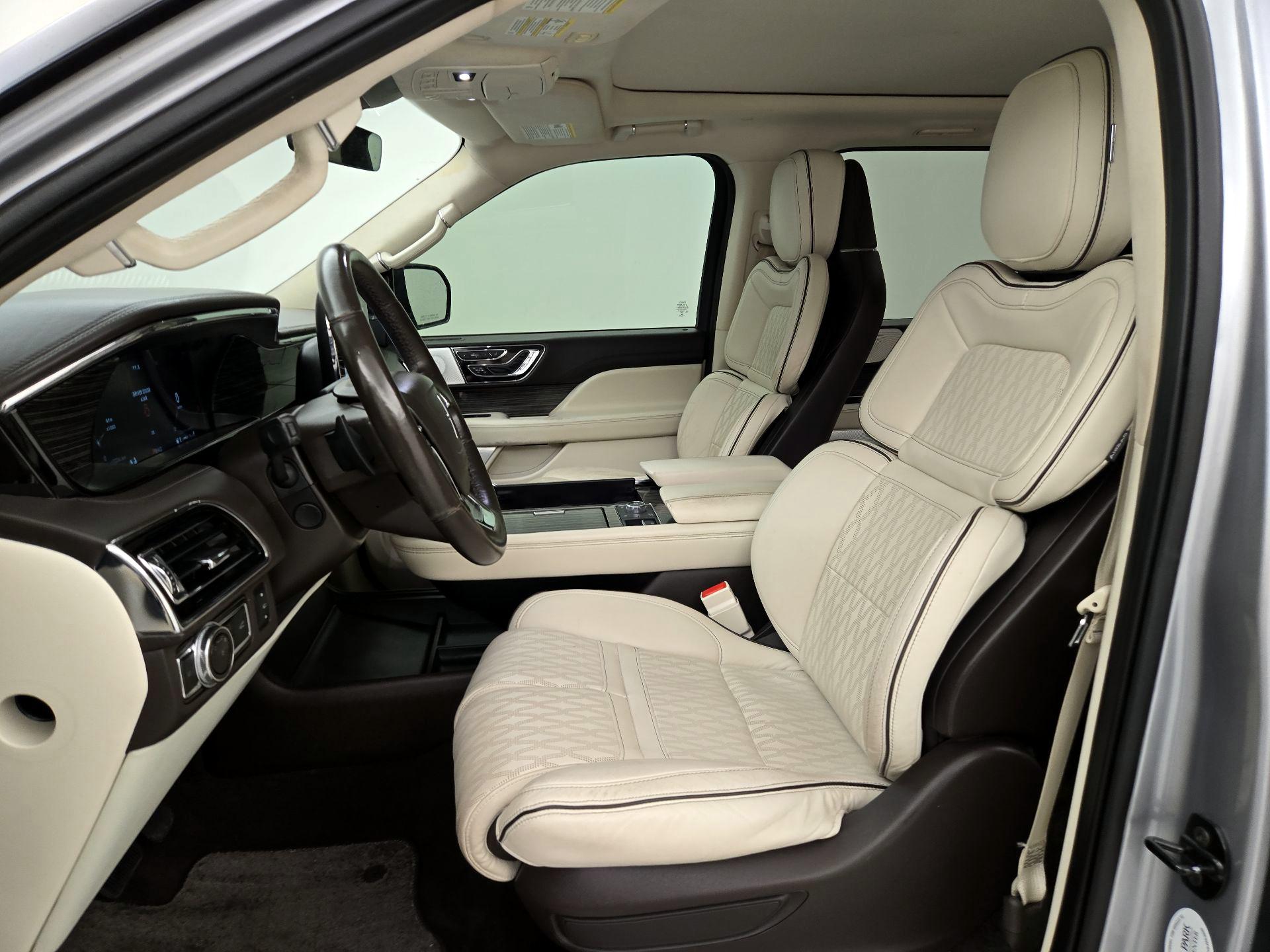 Thumbnail: 2021 Lincoln Navigator - 11