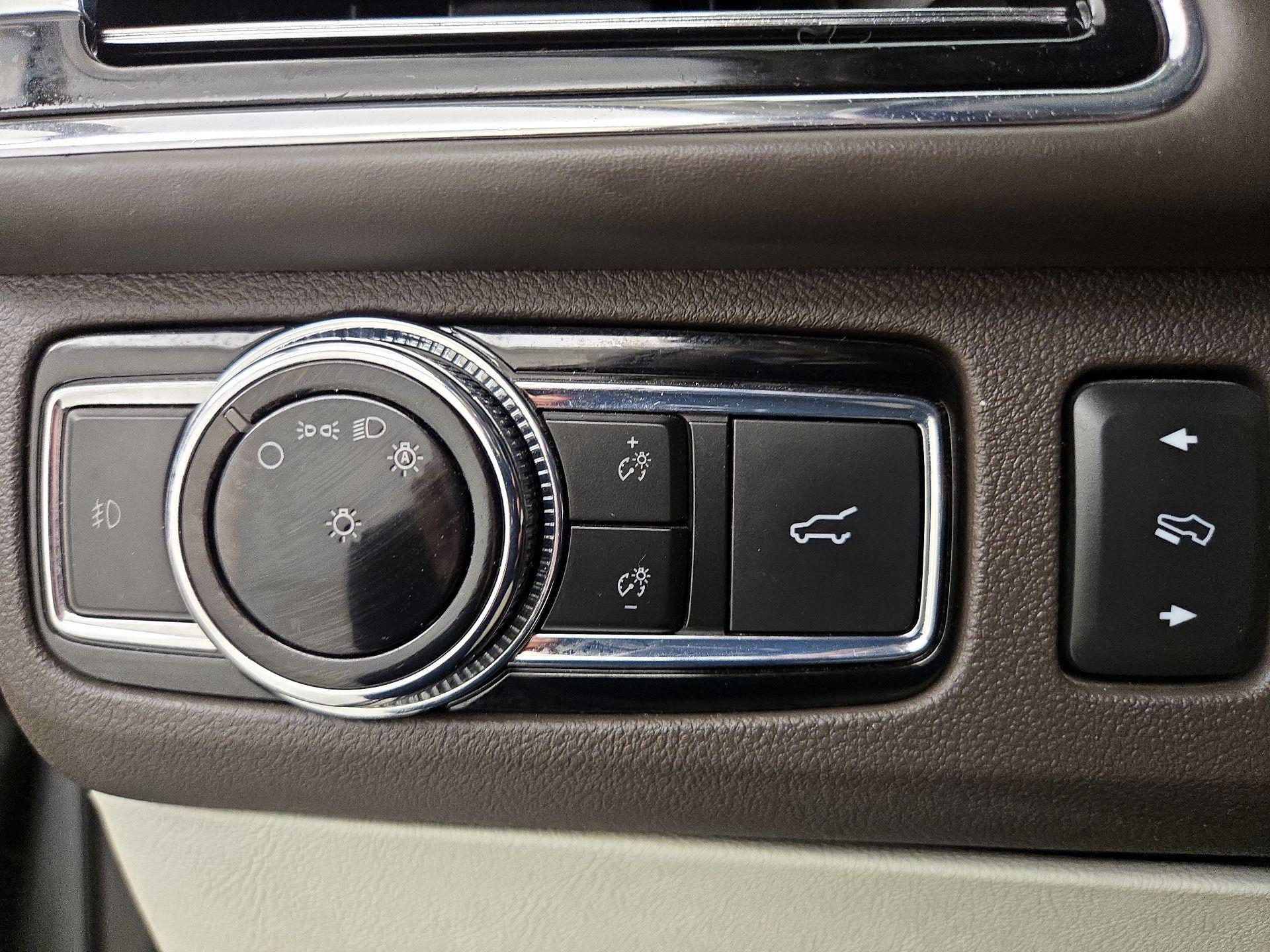 Thumbnail: 2021 Lincoln Navigator - 13