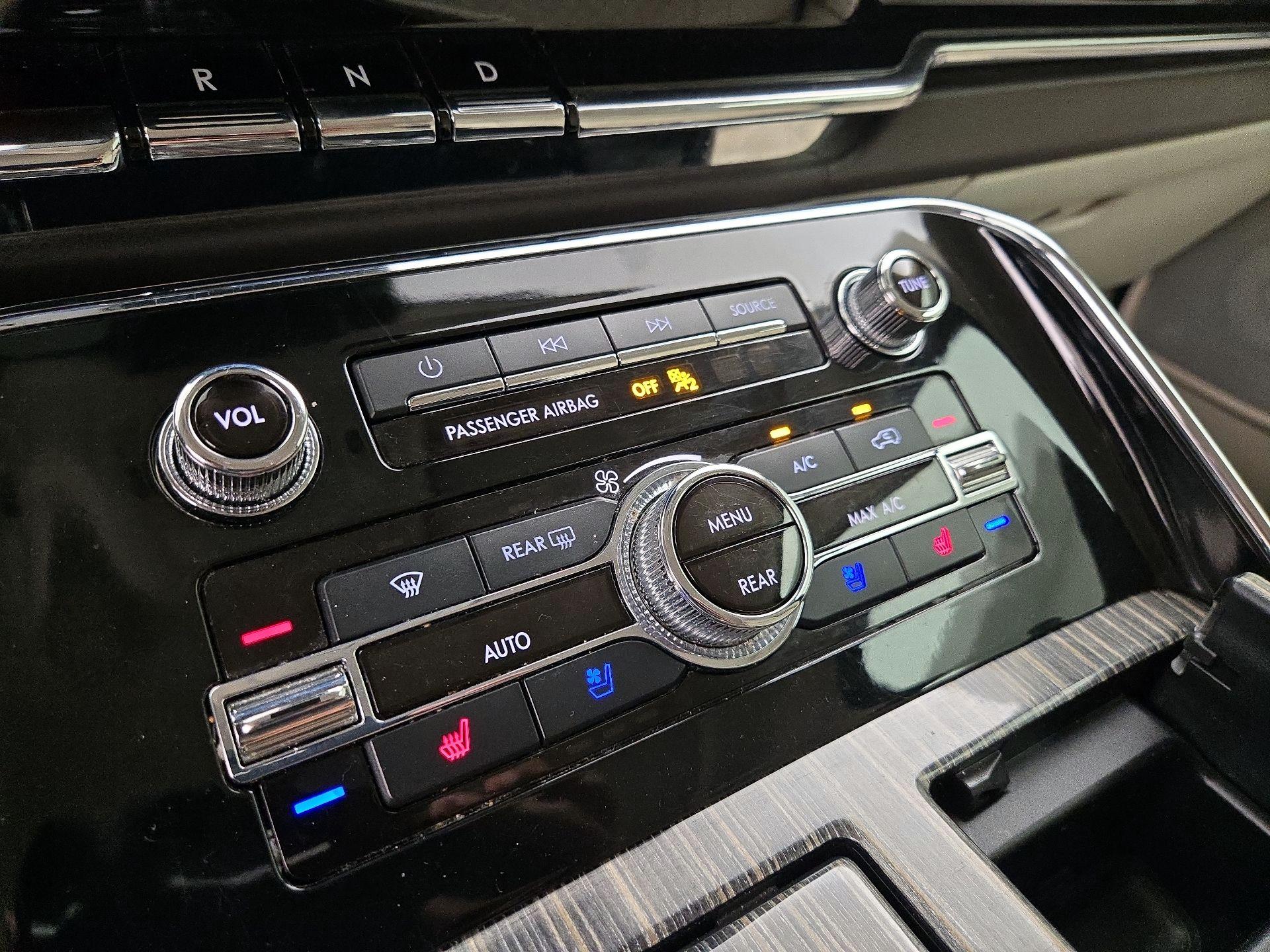 Thumbnail: 2021 Lincoln Navigator - 17