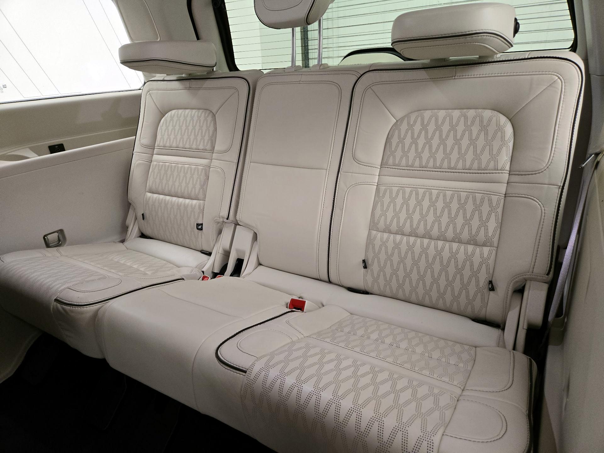 Thumbnail: 2021 Lincoln Navigator - 20