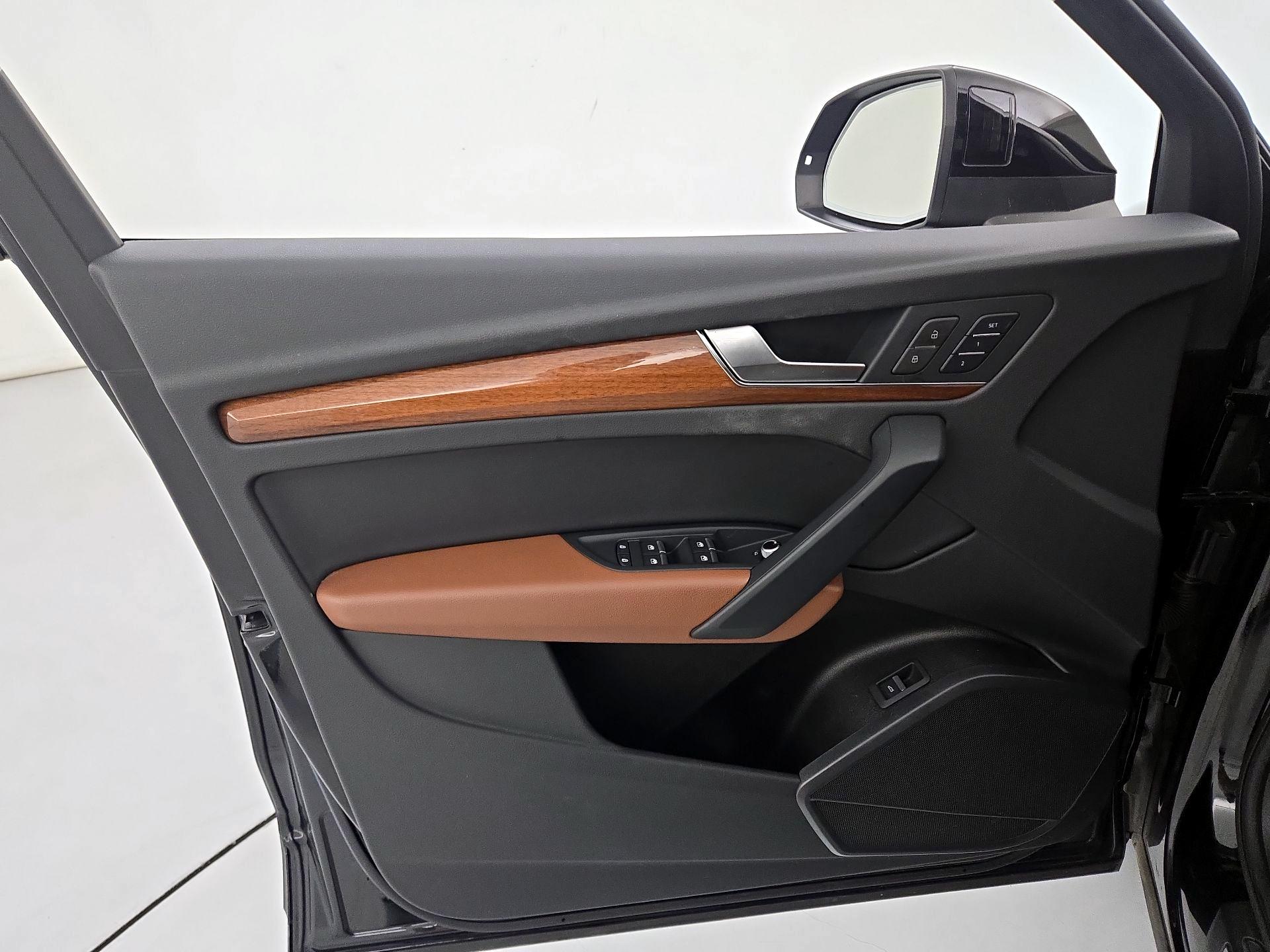 Thumbnail: 2023 Audi Q5 - 12