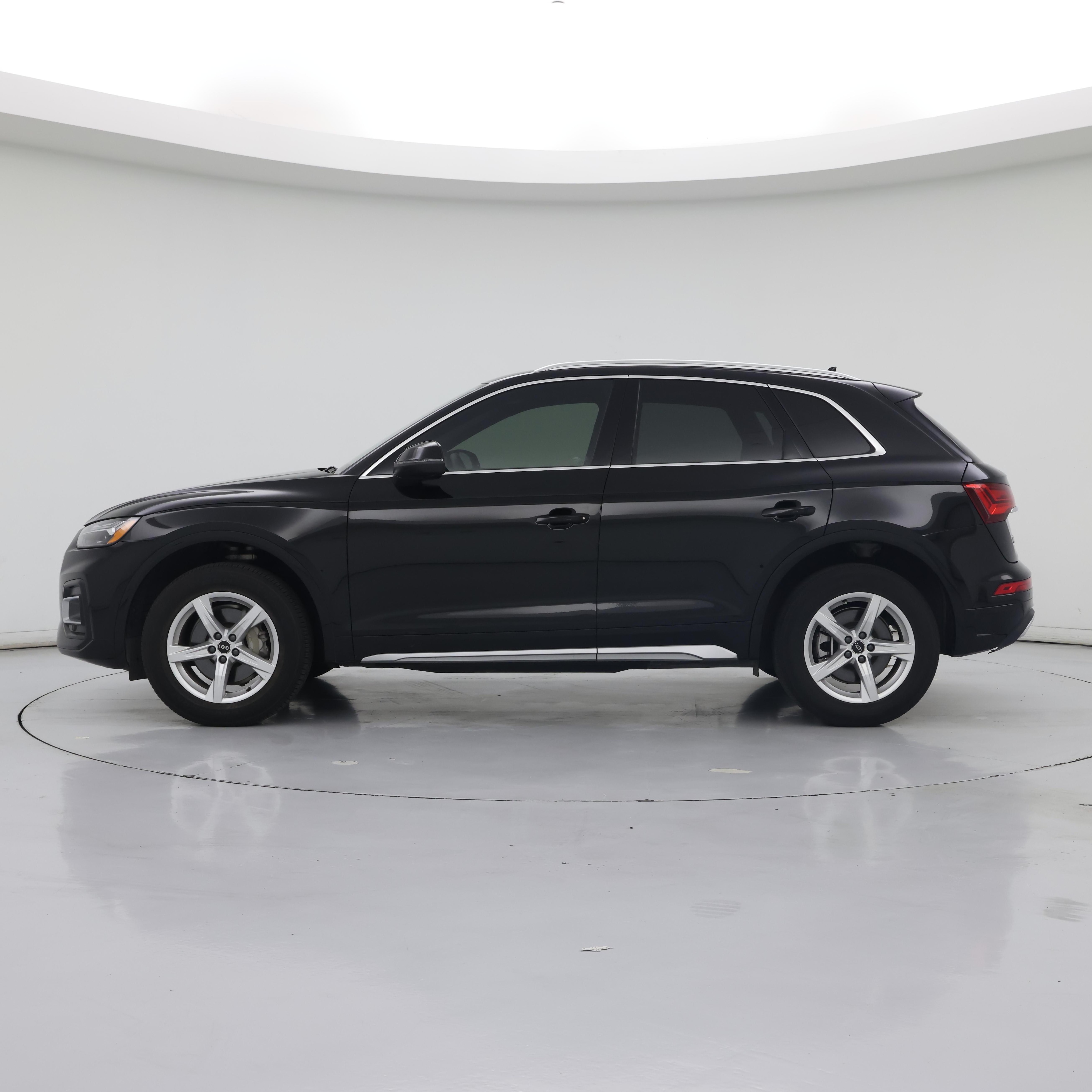 Thumbnail: 2023 Audi Q5 - 3