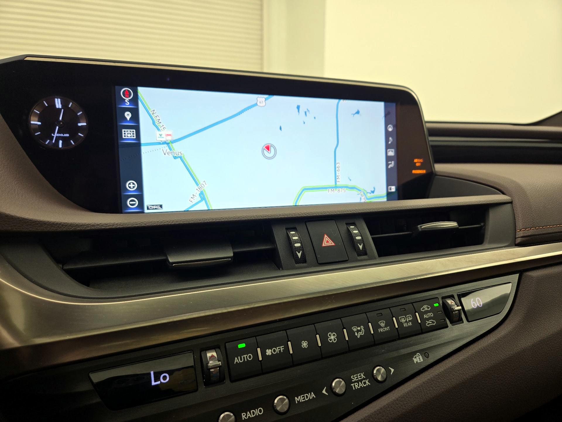 Thumbnail: 2019 Lexus ES - 14