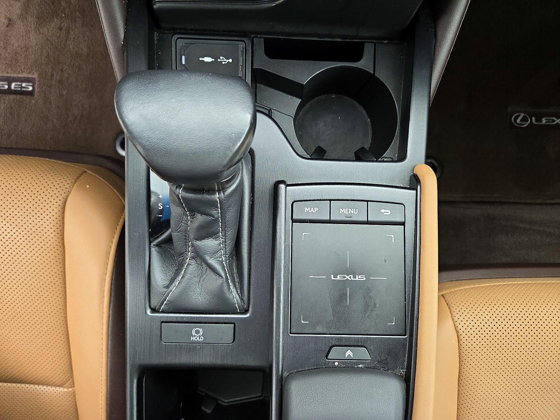 Thumbnail: 2019 Lexus ES - 18