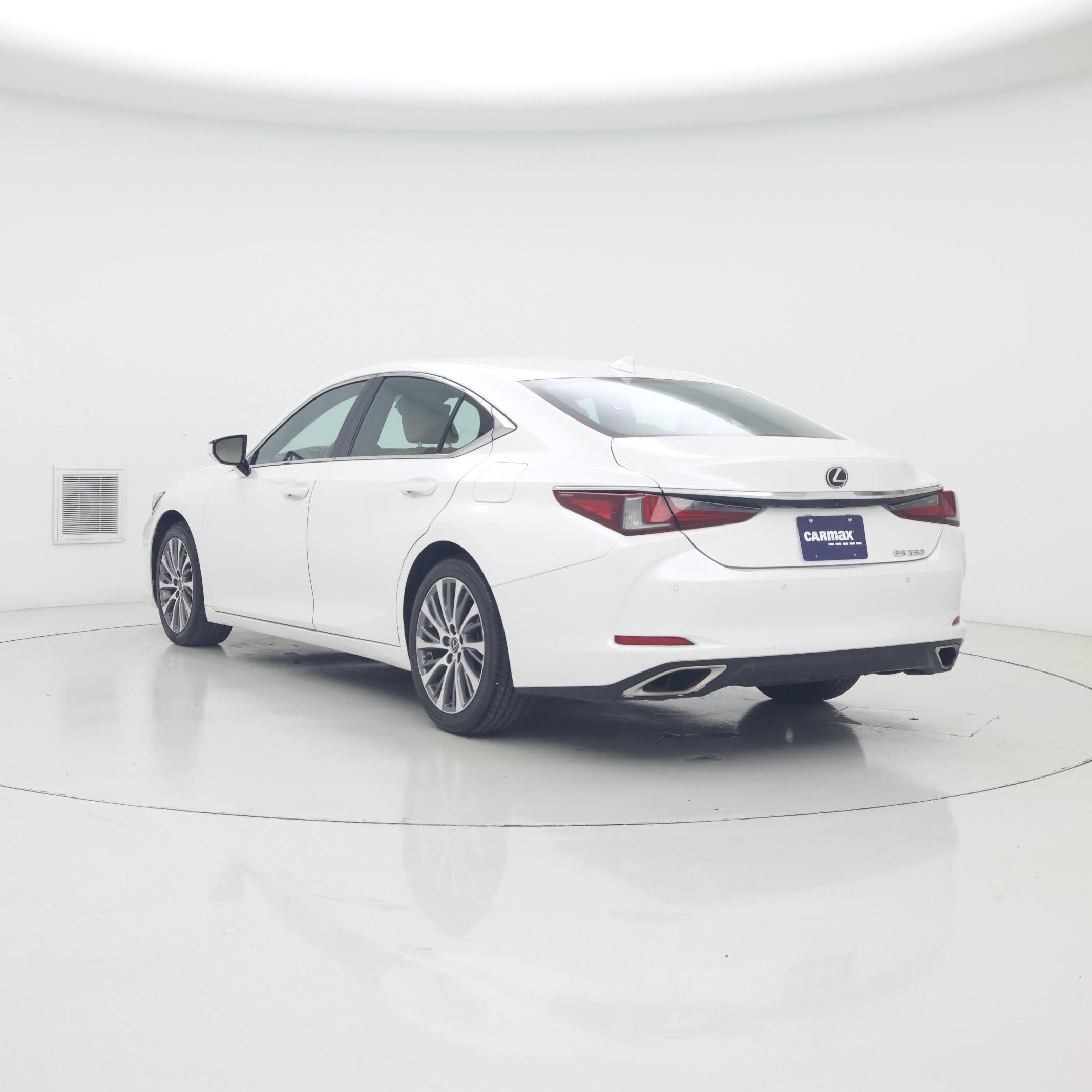 Thumbnail: 2019 Lexus ES - 2