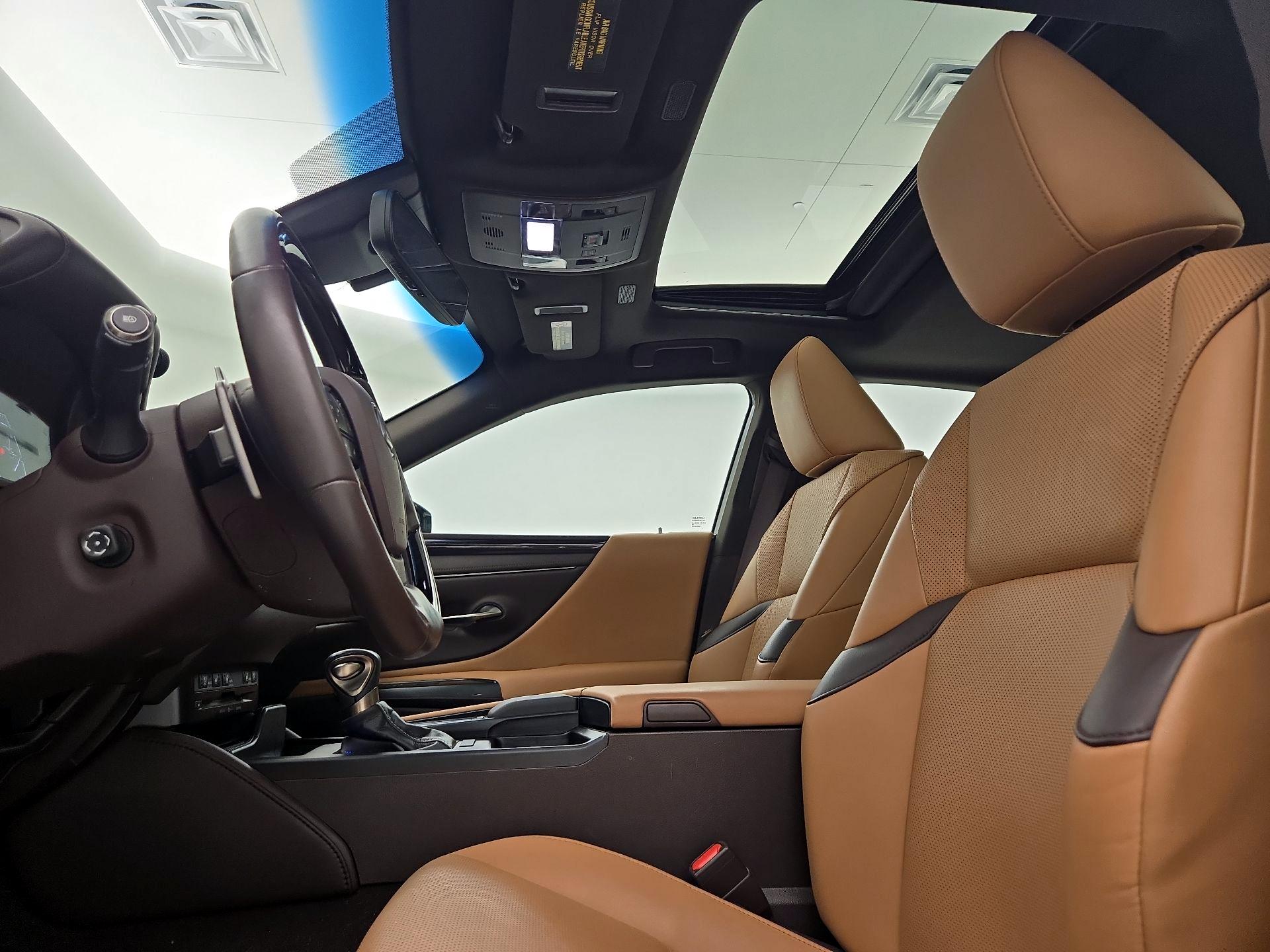 Thumbnail: 2019 Lexus ES - 20